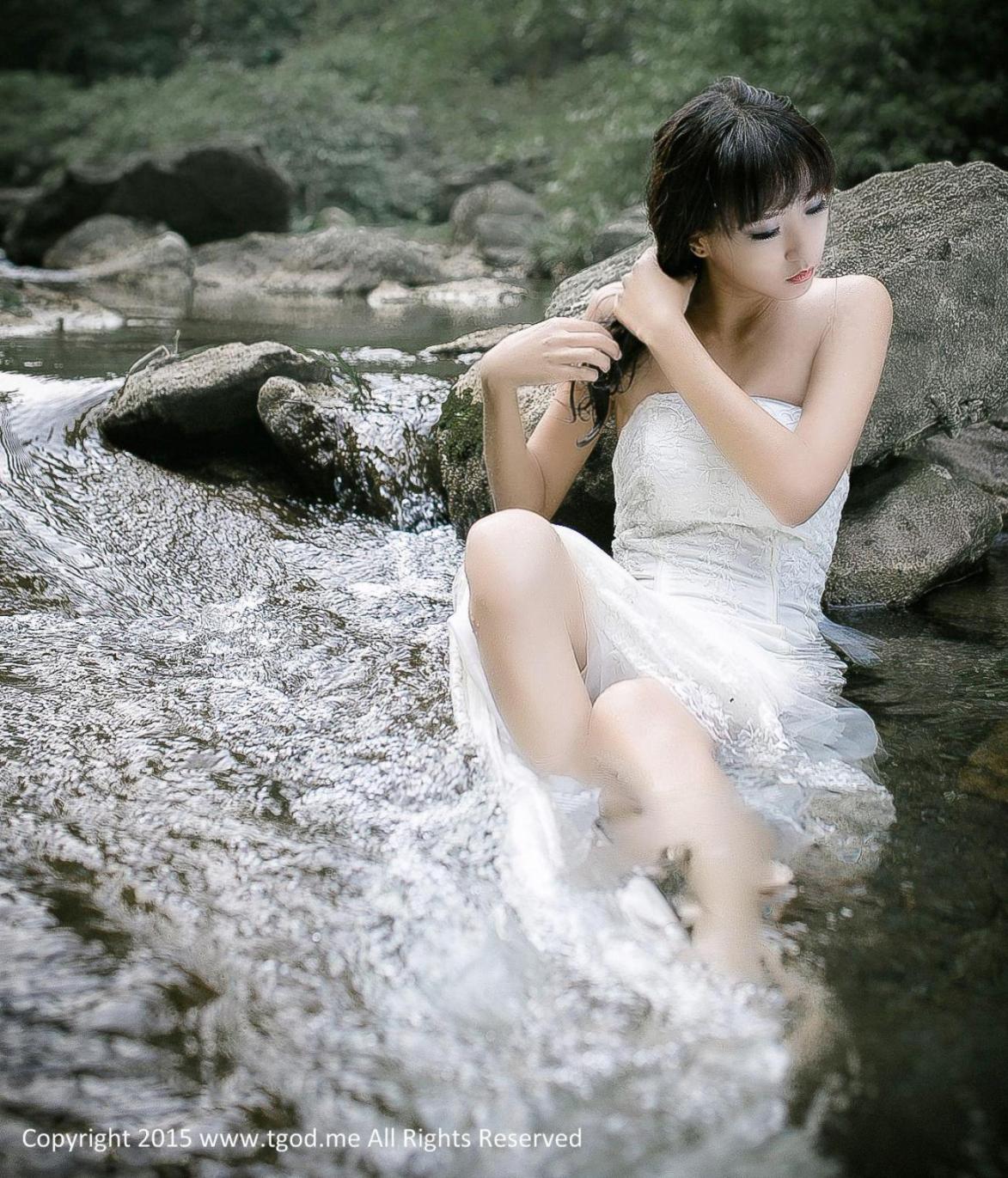 [推女神] 徐畅 幽谷中的美人鱼高清手机美女壁纸2P