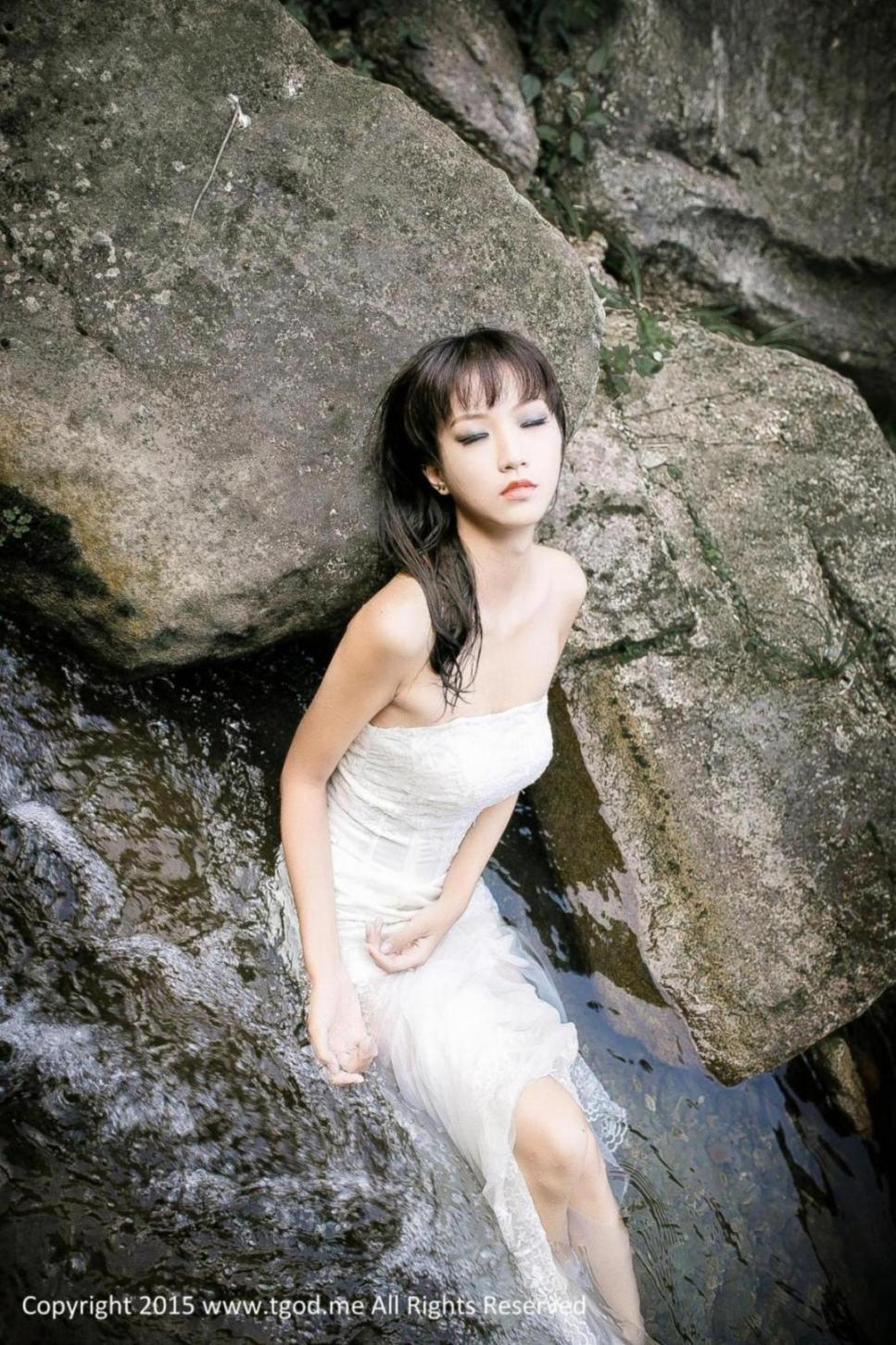 [推女神] 徐畅 幽谷中的美人鱼高清手机美女壁纸5P