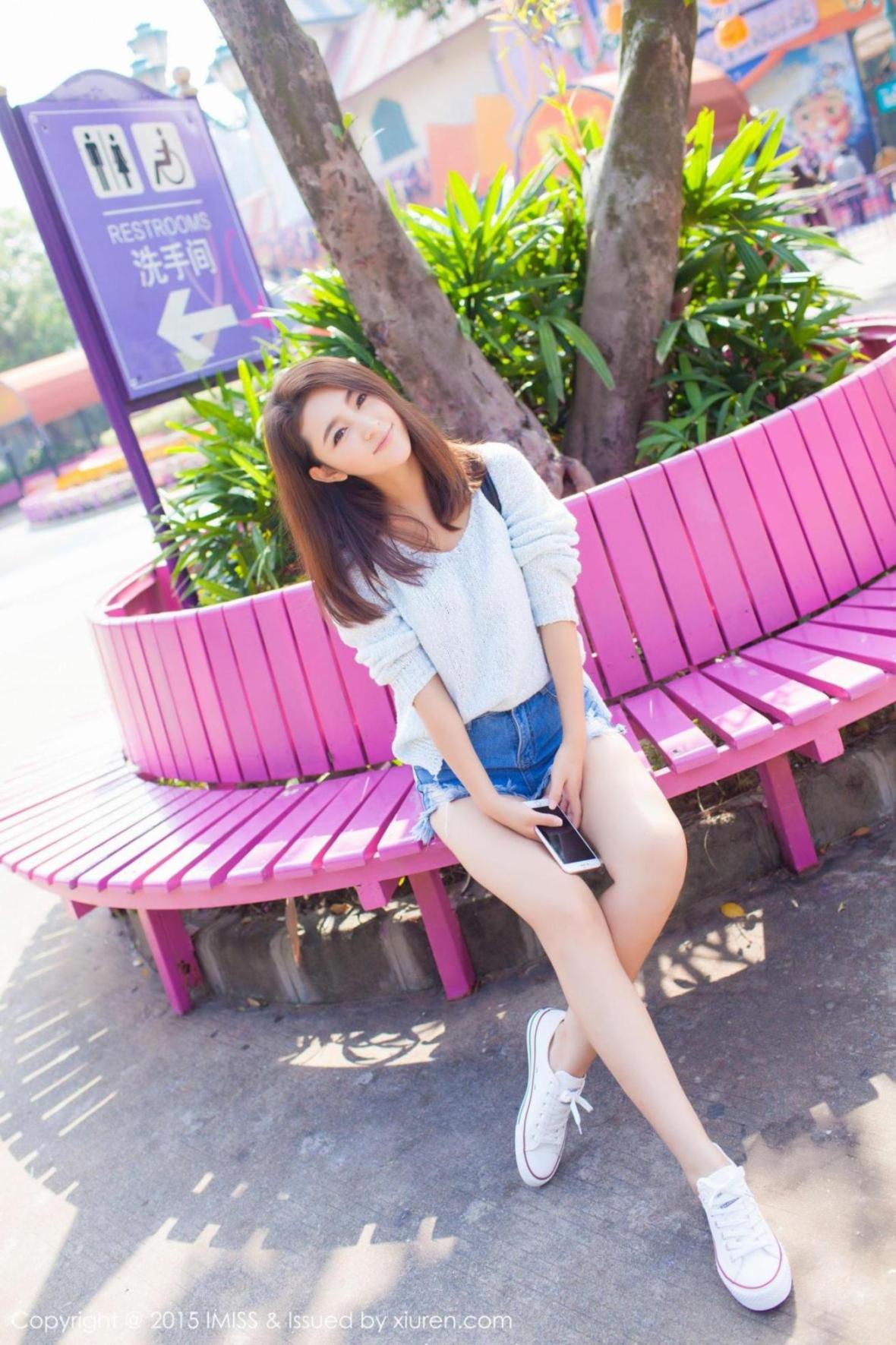 [爱蜜社] 夏茉 牛仔热裤街拍 高清手机美女壁纸