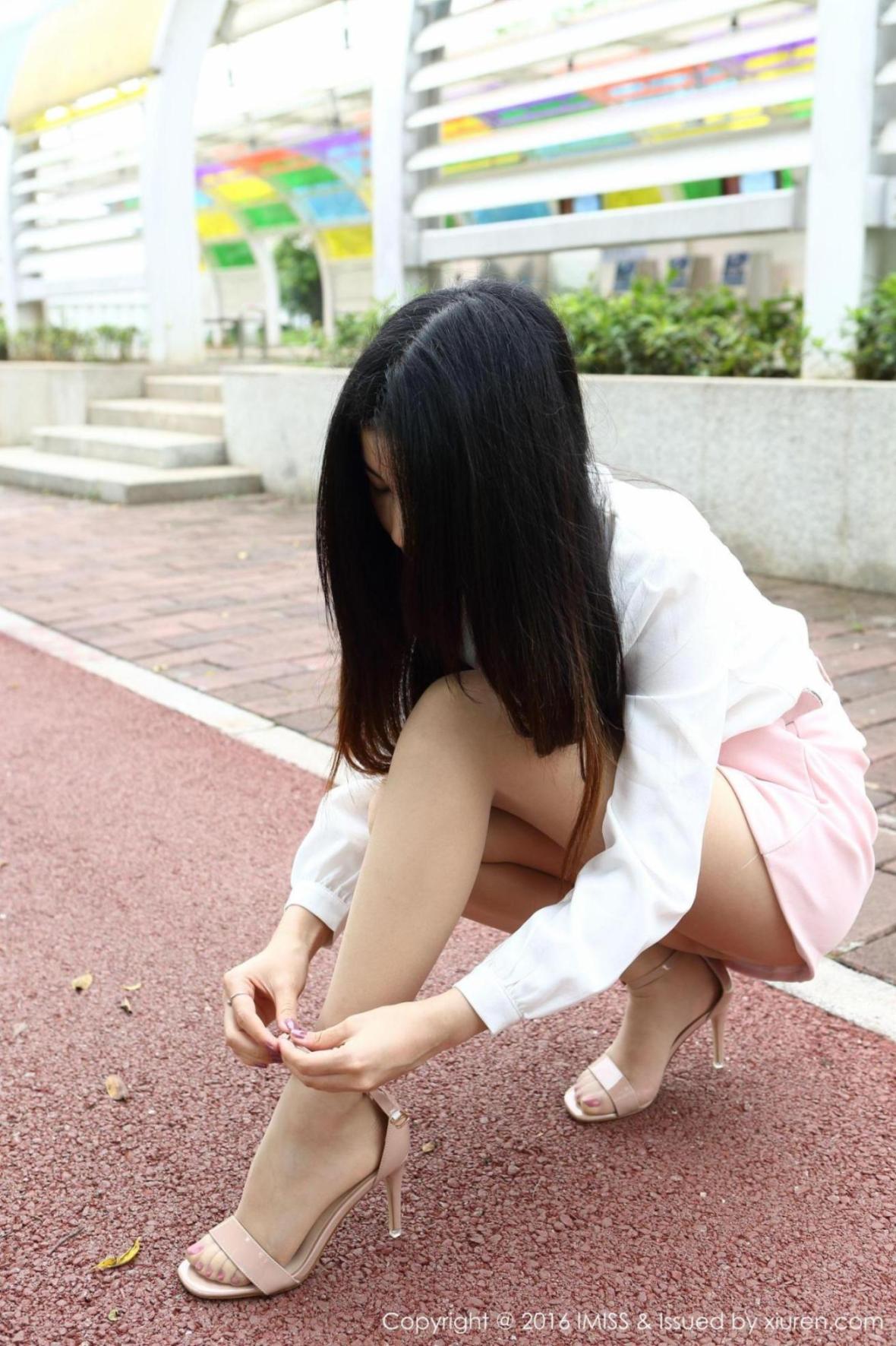 [爱蜜社] Winki丝姬 街拍丝袜美腿+车内丝袜福利 高清手机美女壁纸
