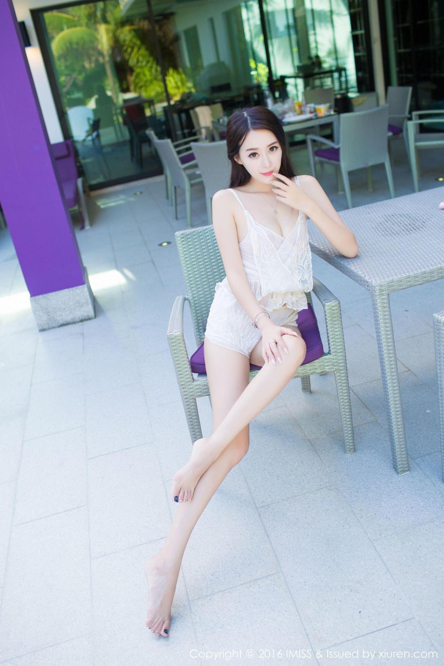 [推女神] 王曼妮 街拍+泳池旁小清新系列高清手机美女壁纸33P