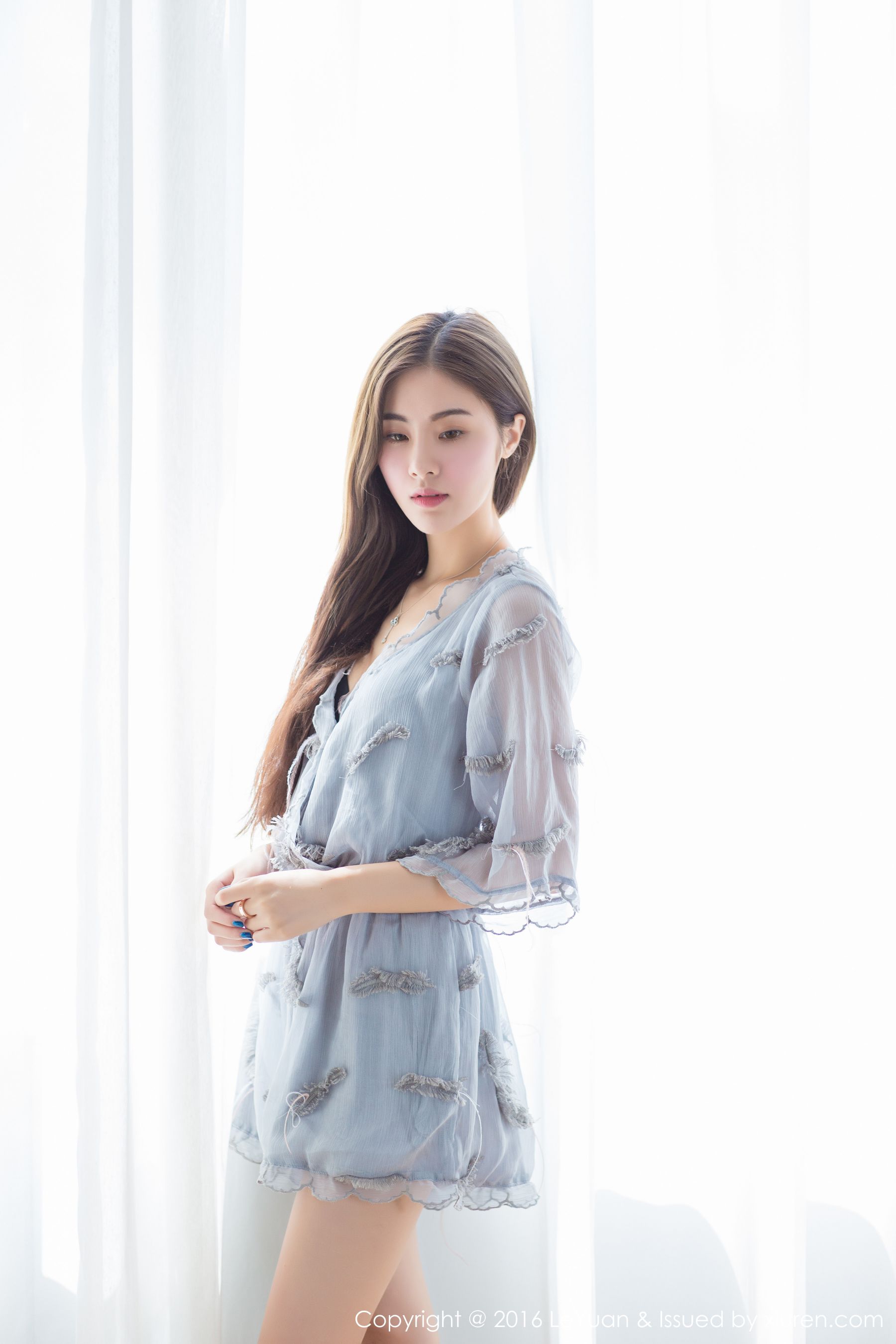 [爱蜜社] 菲儿 柔柔阳光沐浴下的女神 高清手机美女壁纸