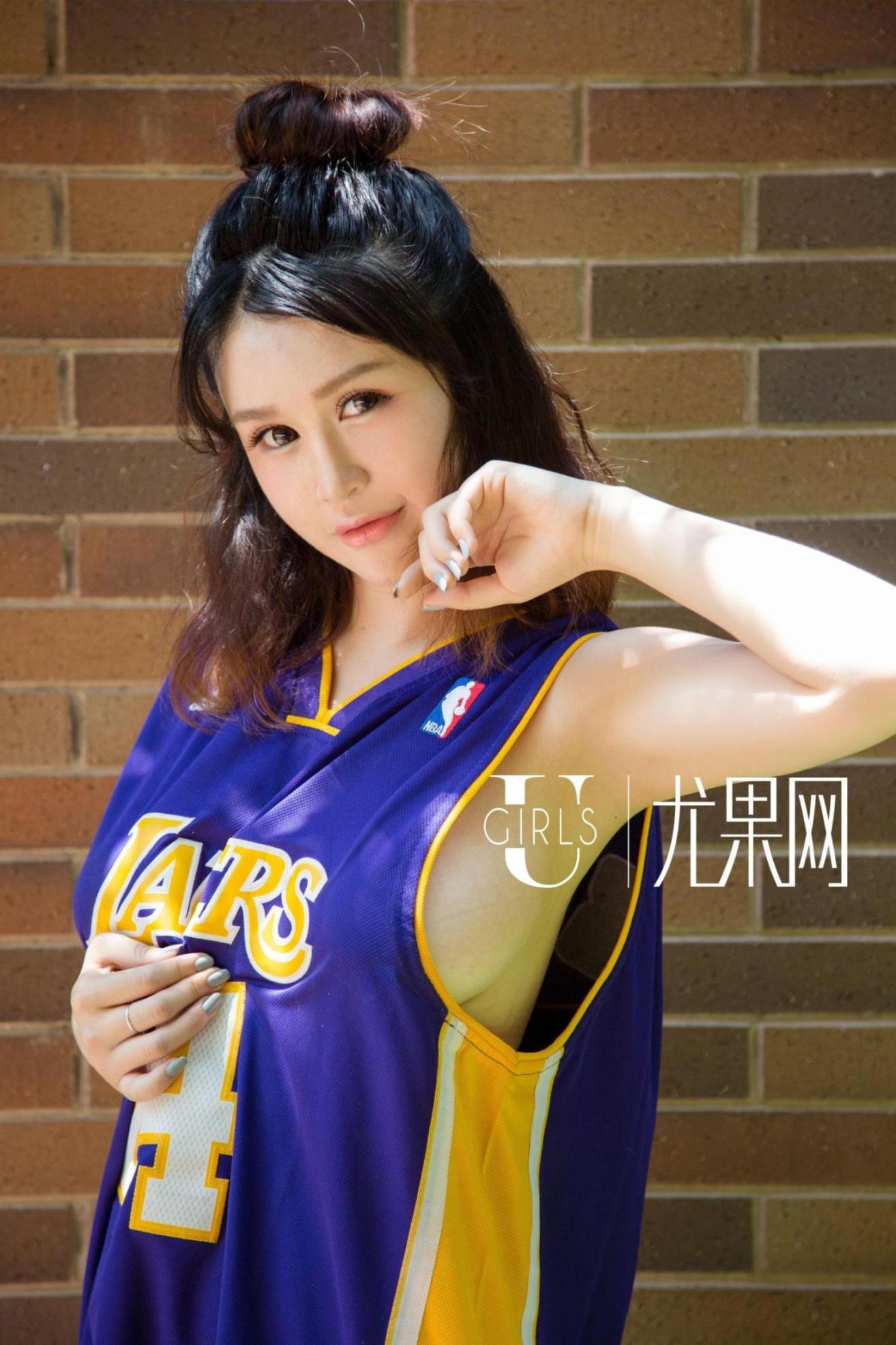 [尤果网] 颜爱泽 居家舒适休闲穿搭分享 高清手机美女壁纸
