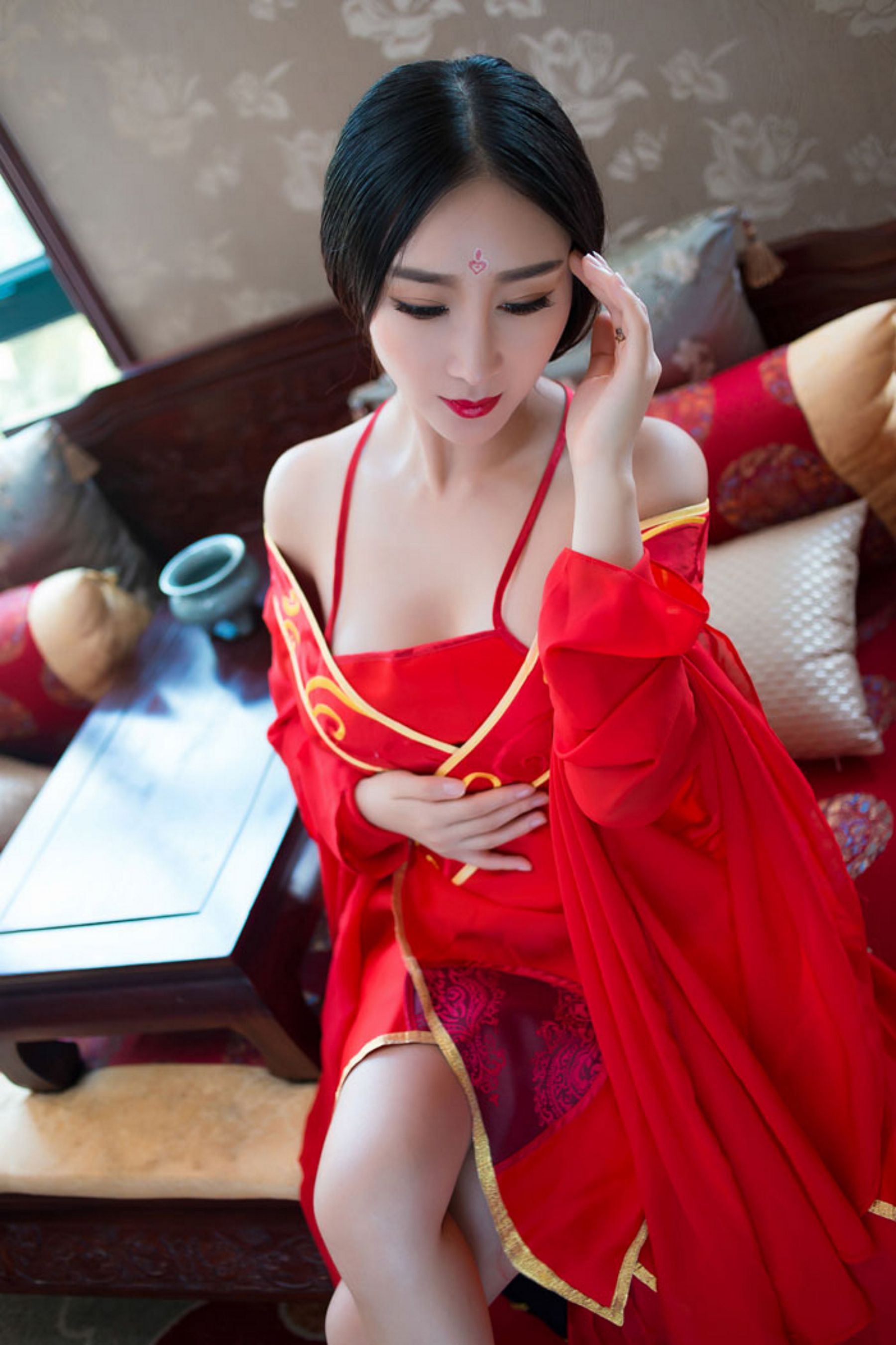 [秀人网] 邹晶晶 花千骨 ▪ 魔化 高清手机美女壁纸