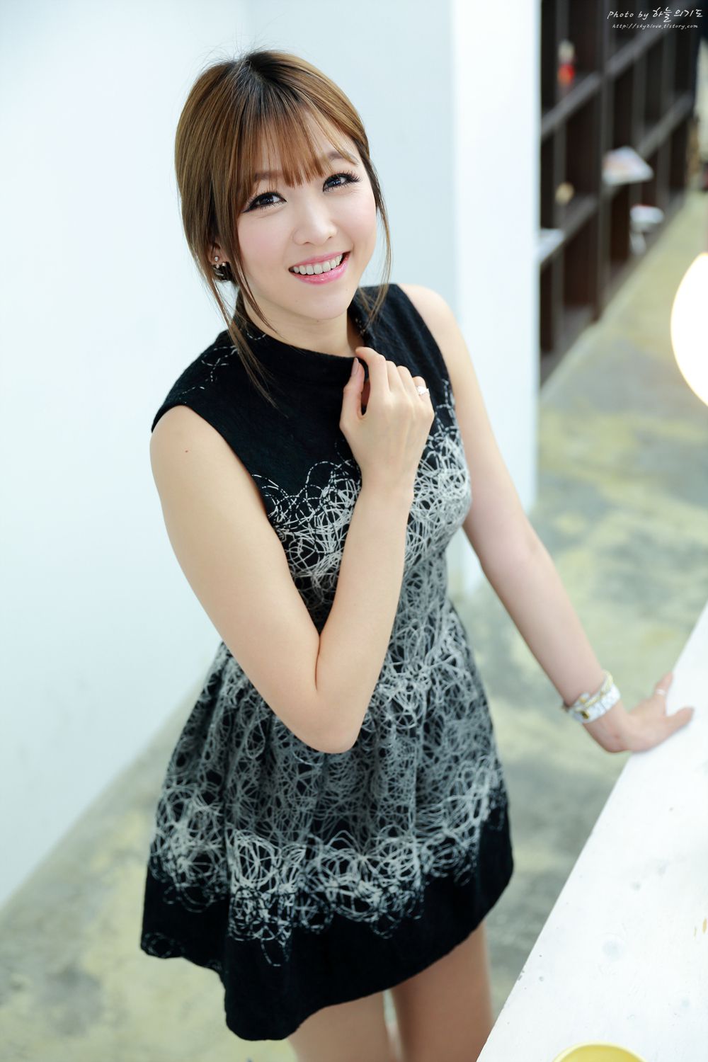 [网络美女] 李恩慧 小清新连衣裙系列高清手机美女壁纸31P