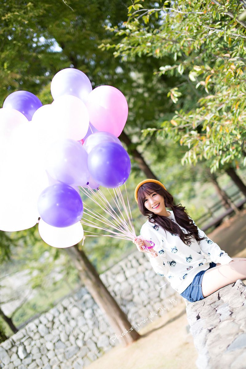 [网络美女] 李恩慧 外拍清新可爱长筒袜系列高清手机美女壁纸15P