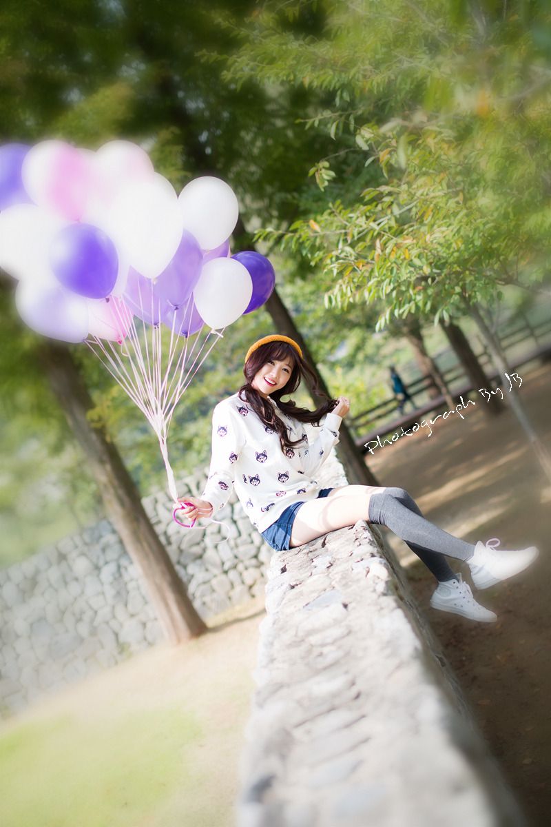 [网络美女] 李恩慧 外拍清新可爱长筒袜系列高清手机美女壁纸12P