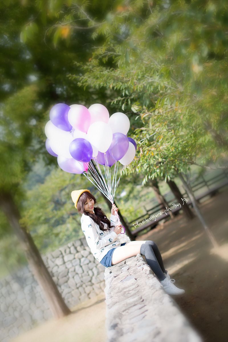 [网络美女] 李恩慧 外拍清新可爱长筒袜系列高清手机美女壁纸10P