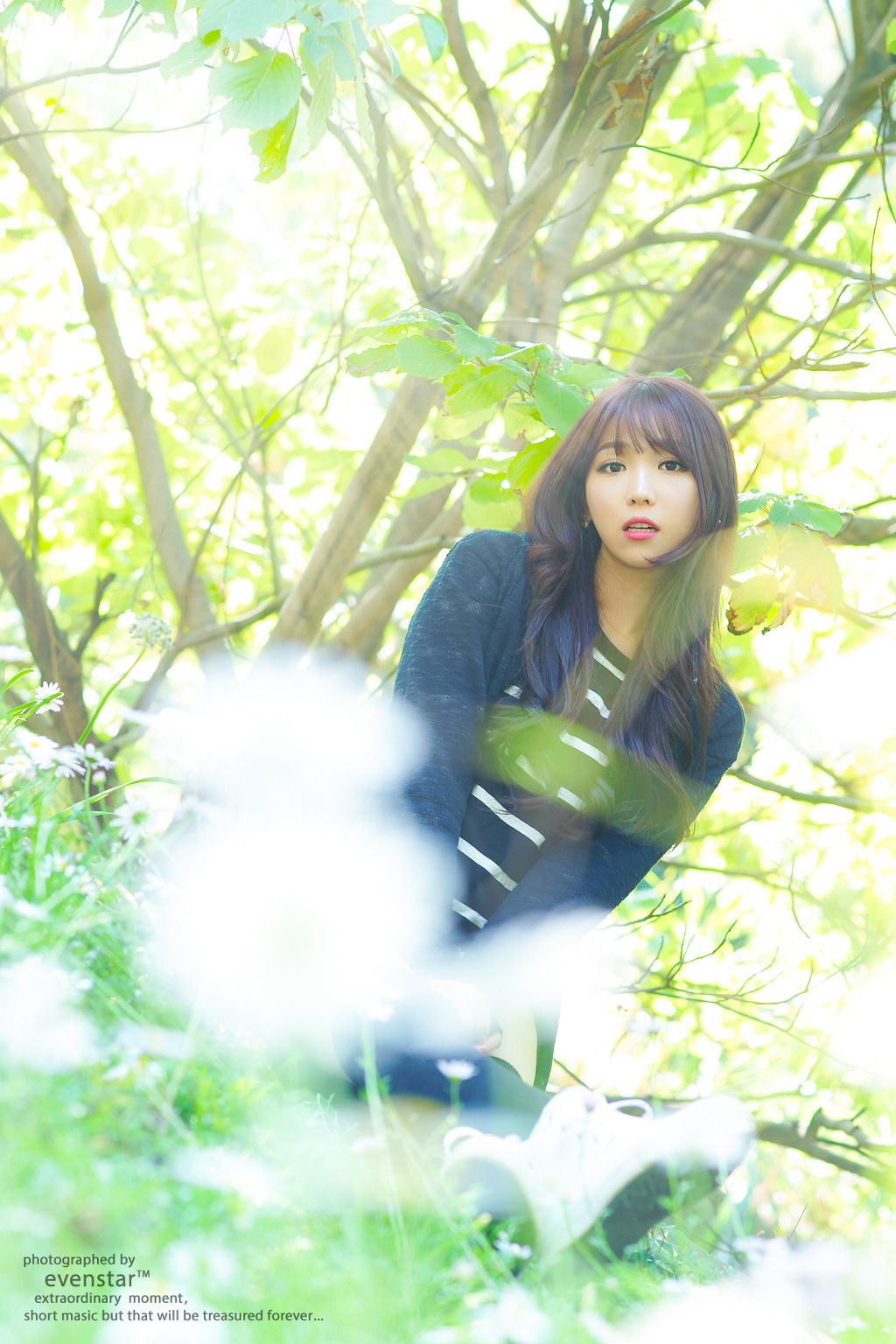 [网络美女] 李恩慧 外拍清新可爱长筒袜系列高清手机美女壁纸20P