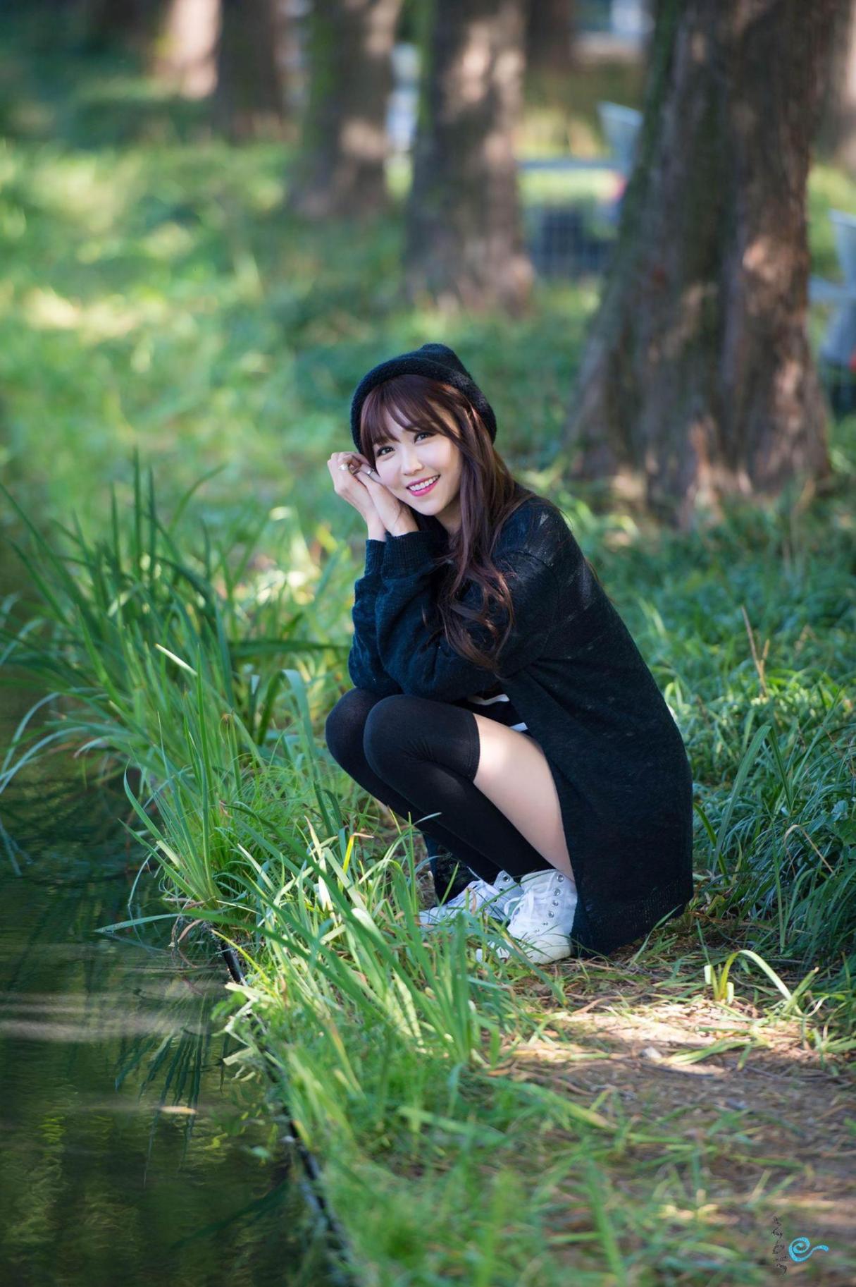 [网络美女] 李恩慧 外拍清新可爱长筒袜系列高清手机美女壁纸43P