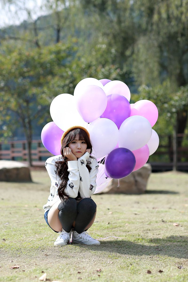 [网络美女] 李恩慧 外拍清新可爱长筒袜系列高清手机美女壁纸29P