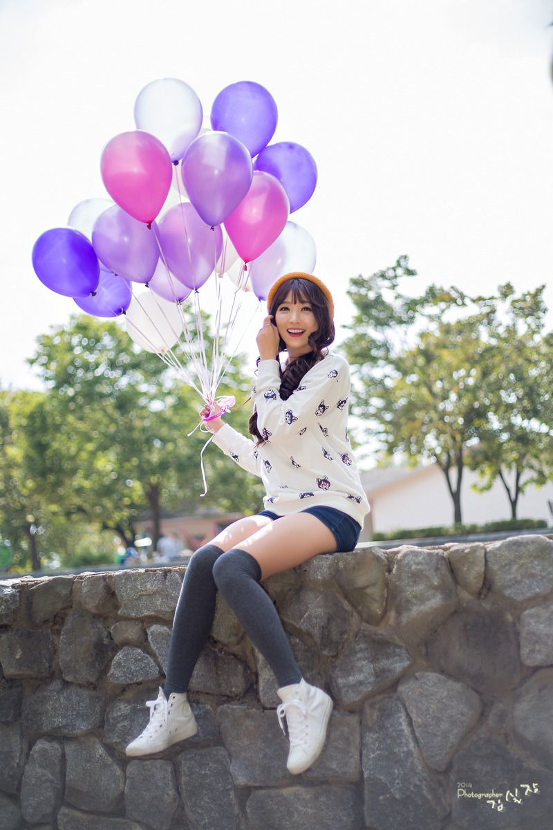 [网络美女] 李恩慧 外拍清新可爱长筒袜系列高清手机美女壁纸40P