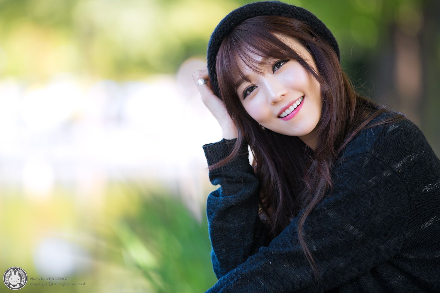 [网络美女] 李恩慧 外拍清新可爱长筒袜系列高清手机美女壁纸2P