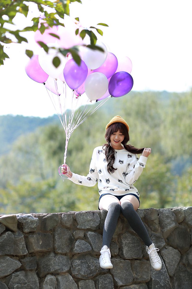 [网络美女] 李恩慧 外拍清新可爱长筒袜系列高清手机美女壁纸24P