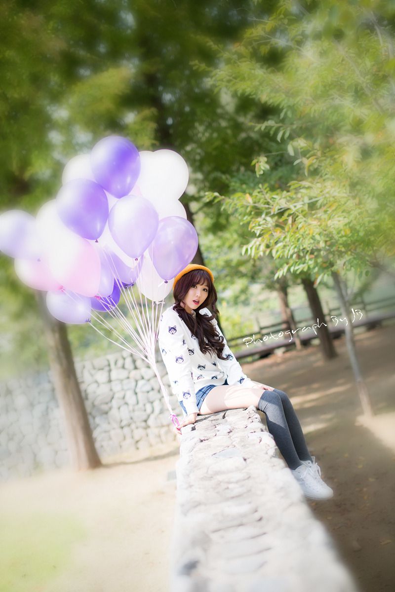 [网络美女] 李恩慧 外拍清新可爱长筒袜系列高清手机美女壁纸13P