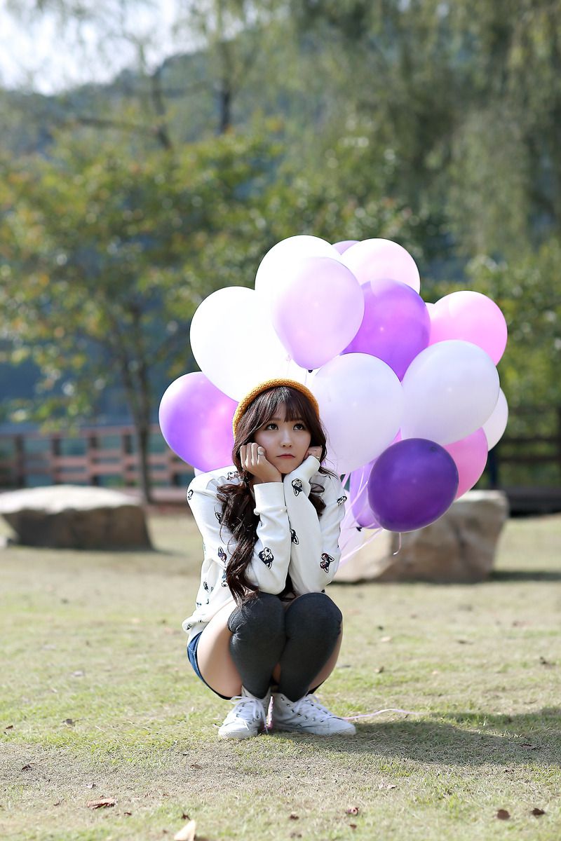 [网络美女] 李恩慧 外拍清新可爱长筒袜系列高清手机美女壁纸27P