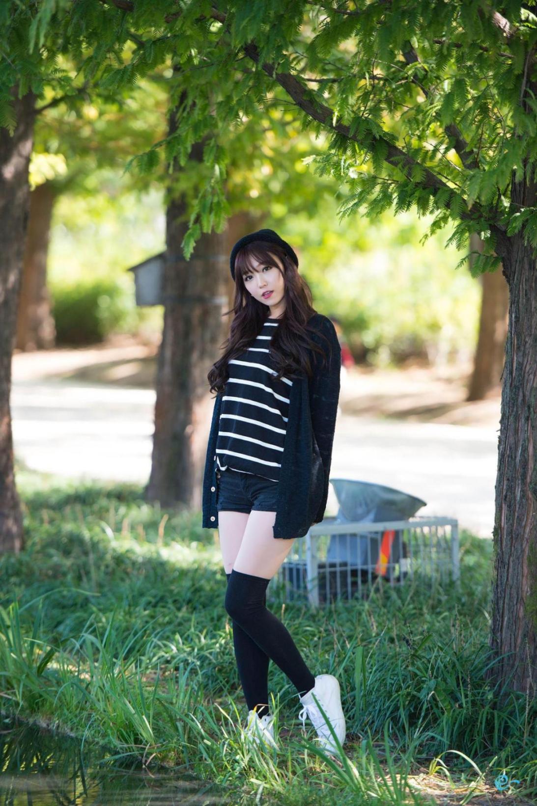 [网络美女] 李恩慧 外拍清新可爱长筒袜系列高清手机美女壁纸44P