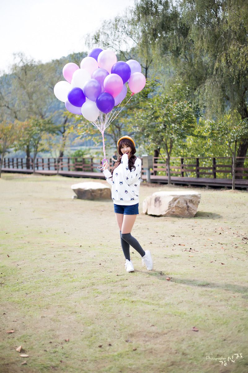 [网络美女] 李恩慧 外拍清新可爱长筒袜系列高清手机美女壁纸41P