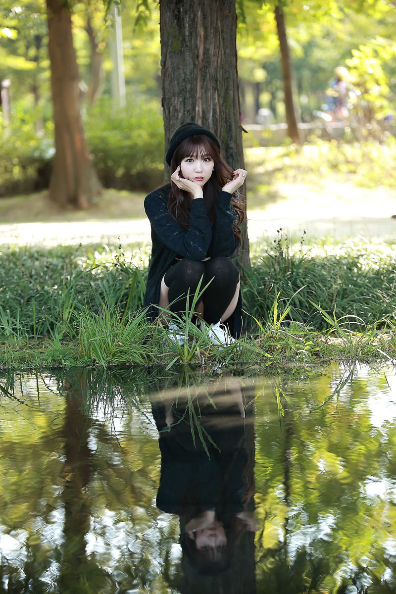 [网络美女] 李恩慧 外拍清新可爱长筒袜系列高清手机美女壁纸35P