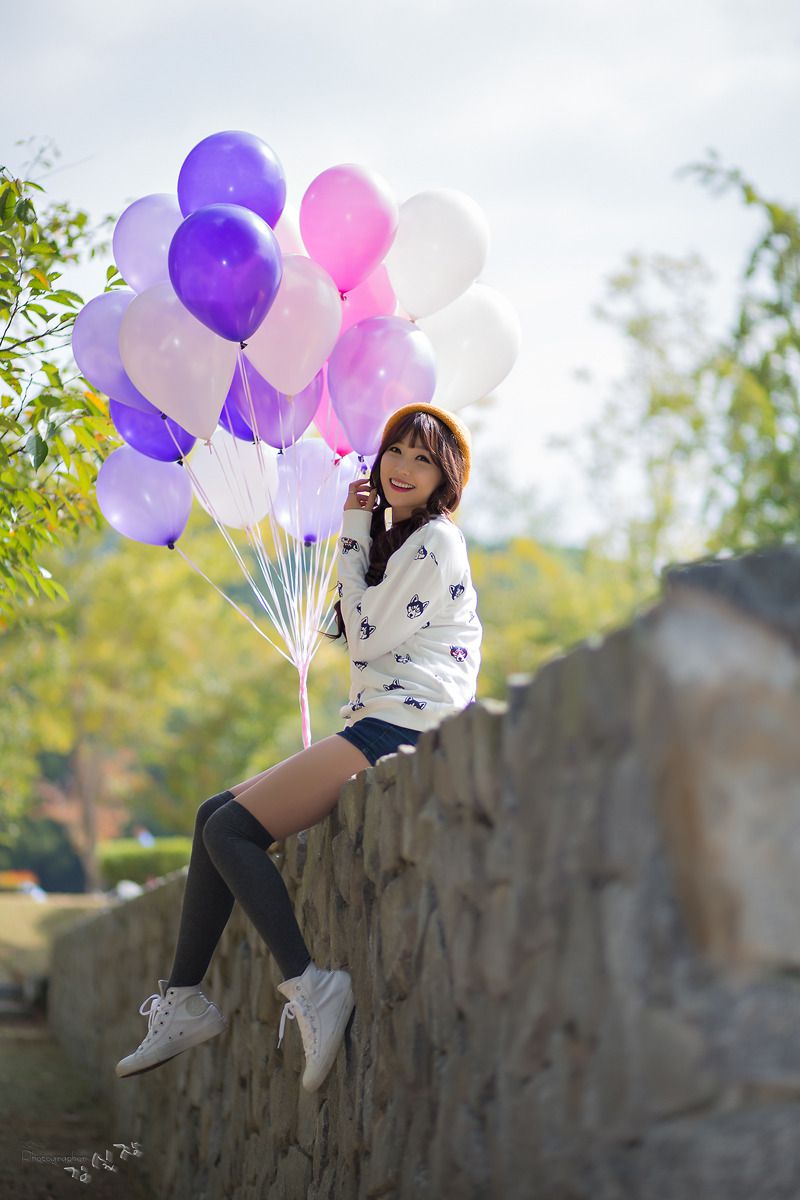 [网络美女] 李恩慧 外拍清新可爱长筒袜系列高清手机美女壁纸38P