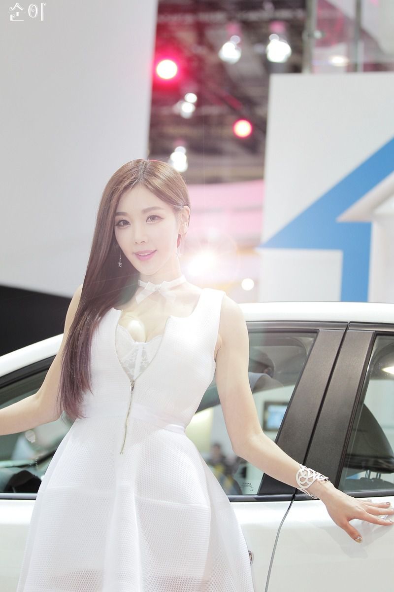 [网络美女] 网络美女 车展图片系列高清手机美女壁纸21P