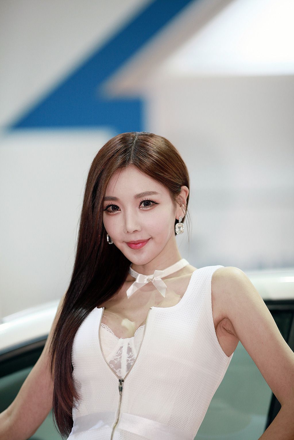 [网络美女] 网络美女 车展图片系列高清手机美女壁纸28P