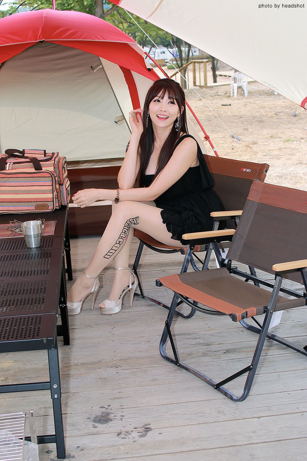 [网络美女] 李恩慧 户外车展吊带连衣裙系列高清手机美女壁纸9P