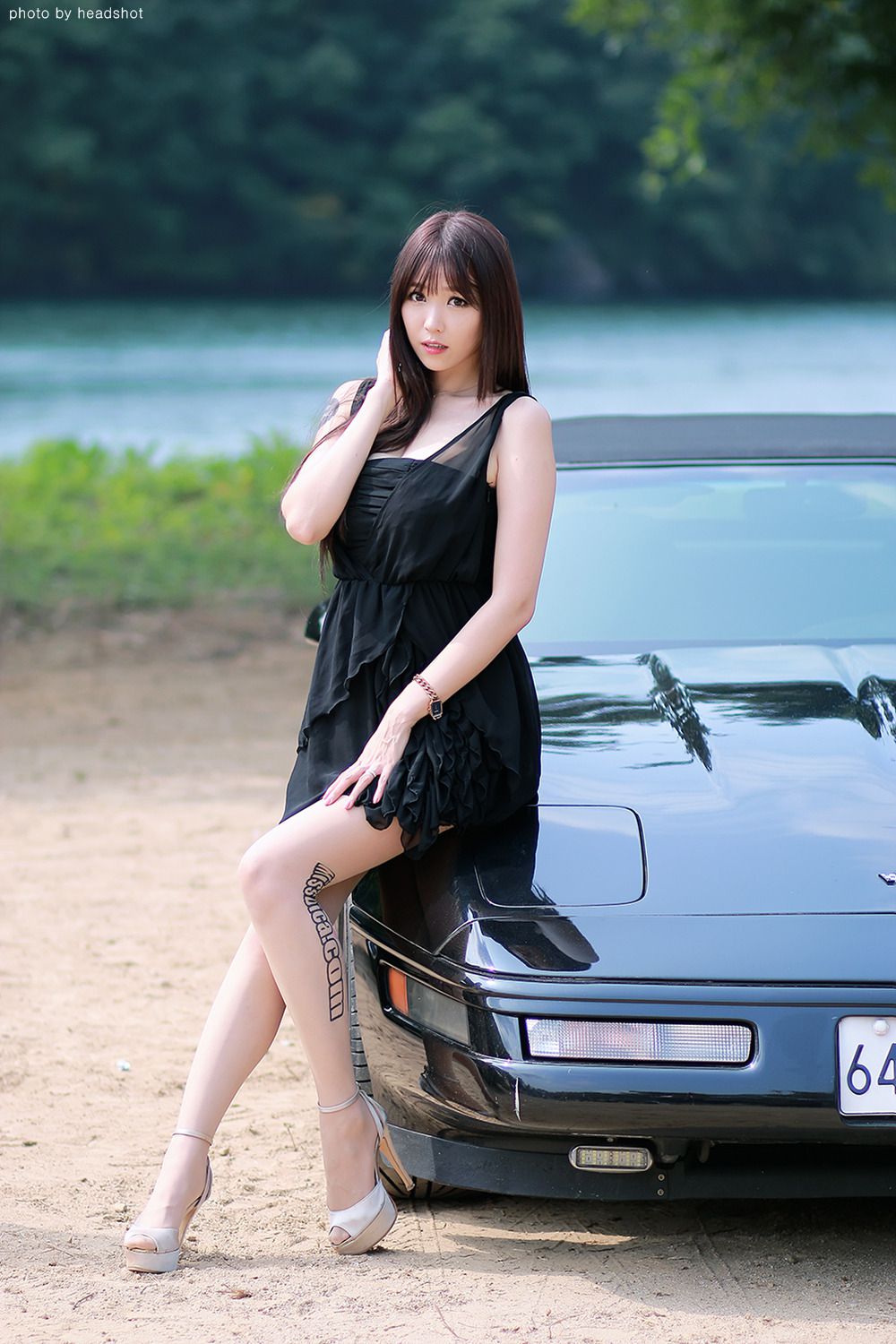 [网络美女] 李恩慧 户外车展吊带连衣裙系列高清手机美女壁纸8P