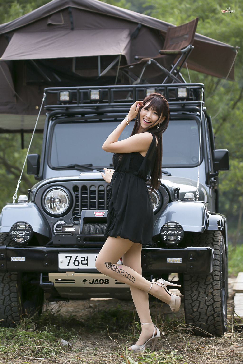 [网络美女] 李恩慧 户外车展吊带连衣裙系列高清手机美女壁纸37P