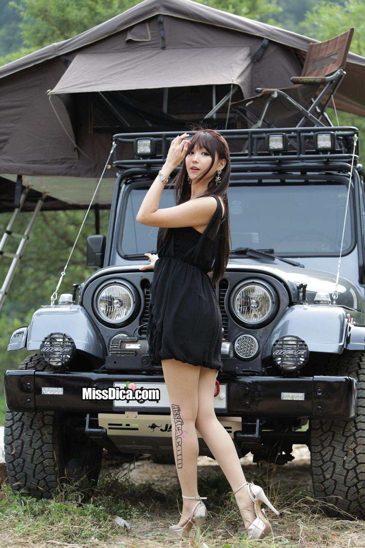 [网络美女] 李恩慧 户外车展吊带连衣裙系列高清手机美女壁纸3P