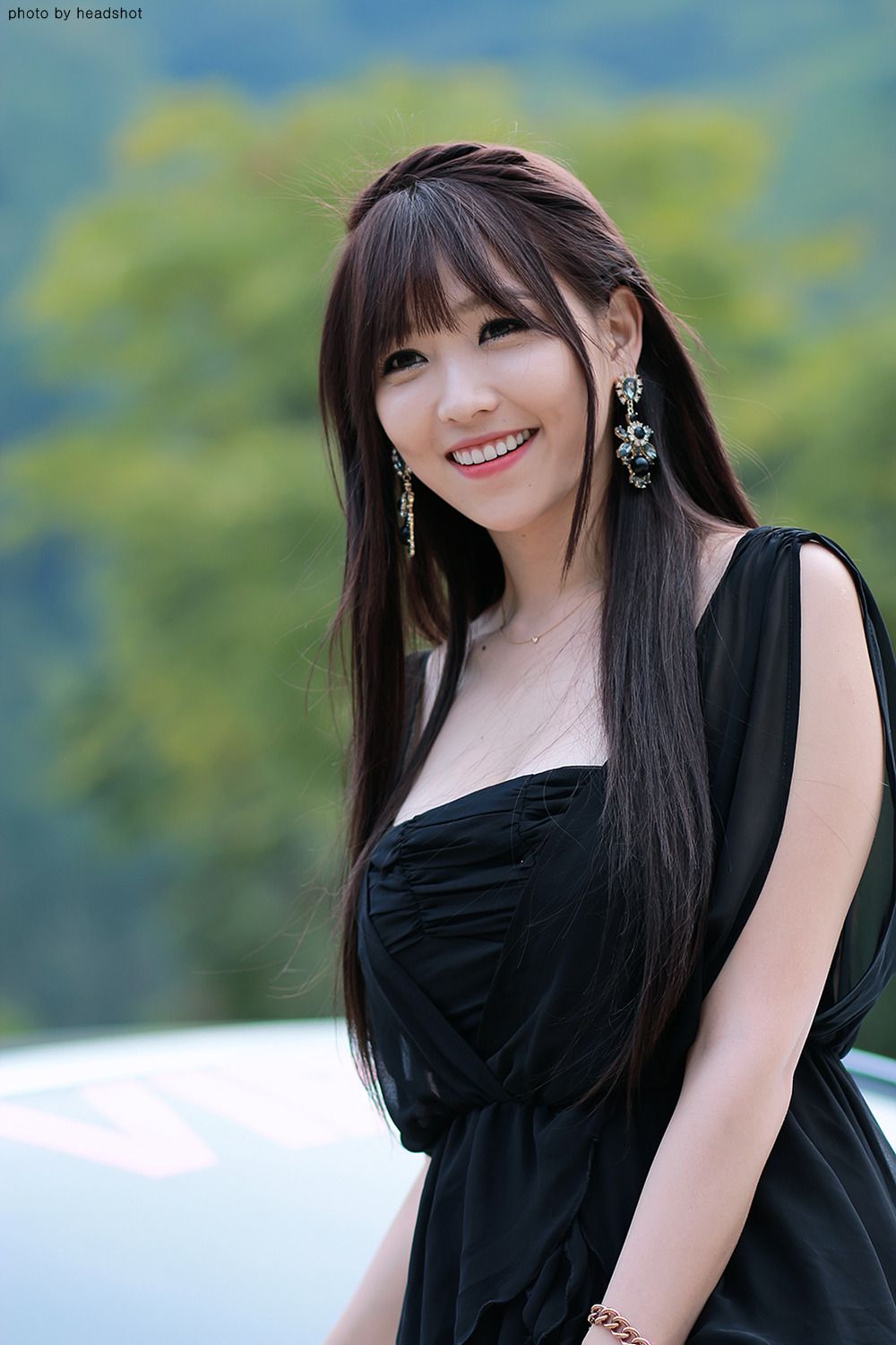 [网络美女] 李恩慧 户外车展吊带连衣裙系列高清手机美女壁纸62P