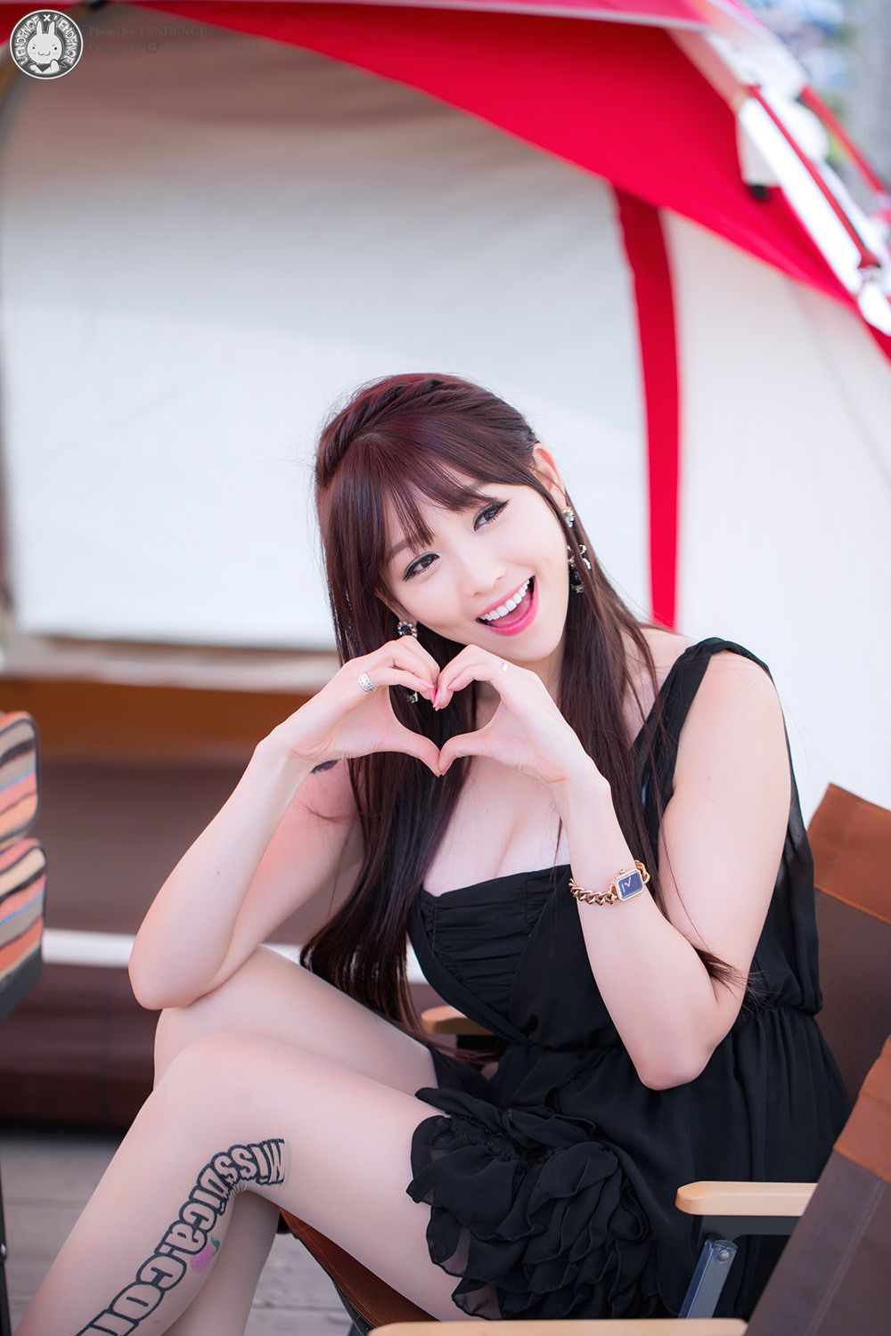 [网络美女] 李恩慧 户外车展吊带连衣裙系列高清手机美女壁纸80P