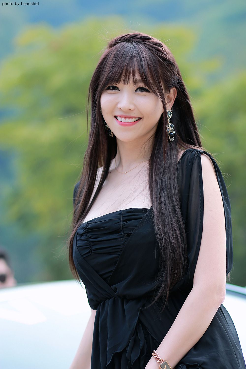 [网络美女] 李恩慧 户外车展吊带连衣裙系列高清手机美女壁纸63P