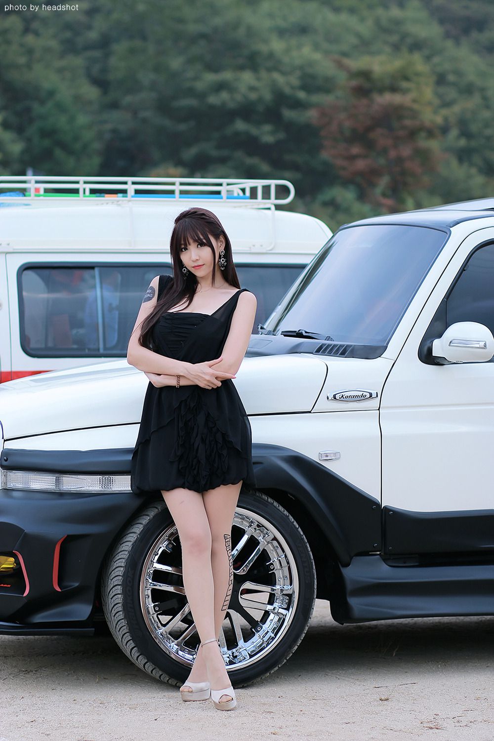 [网络美女] 李恩慧 户外车展吊带连衣裙系列高清手机美女壁纸79P