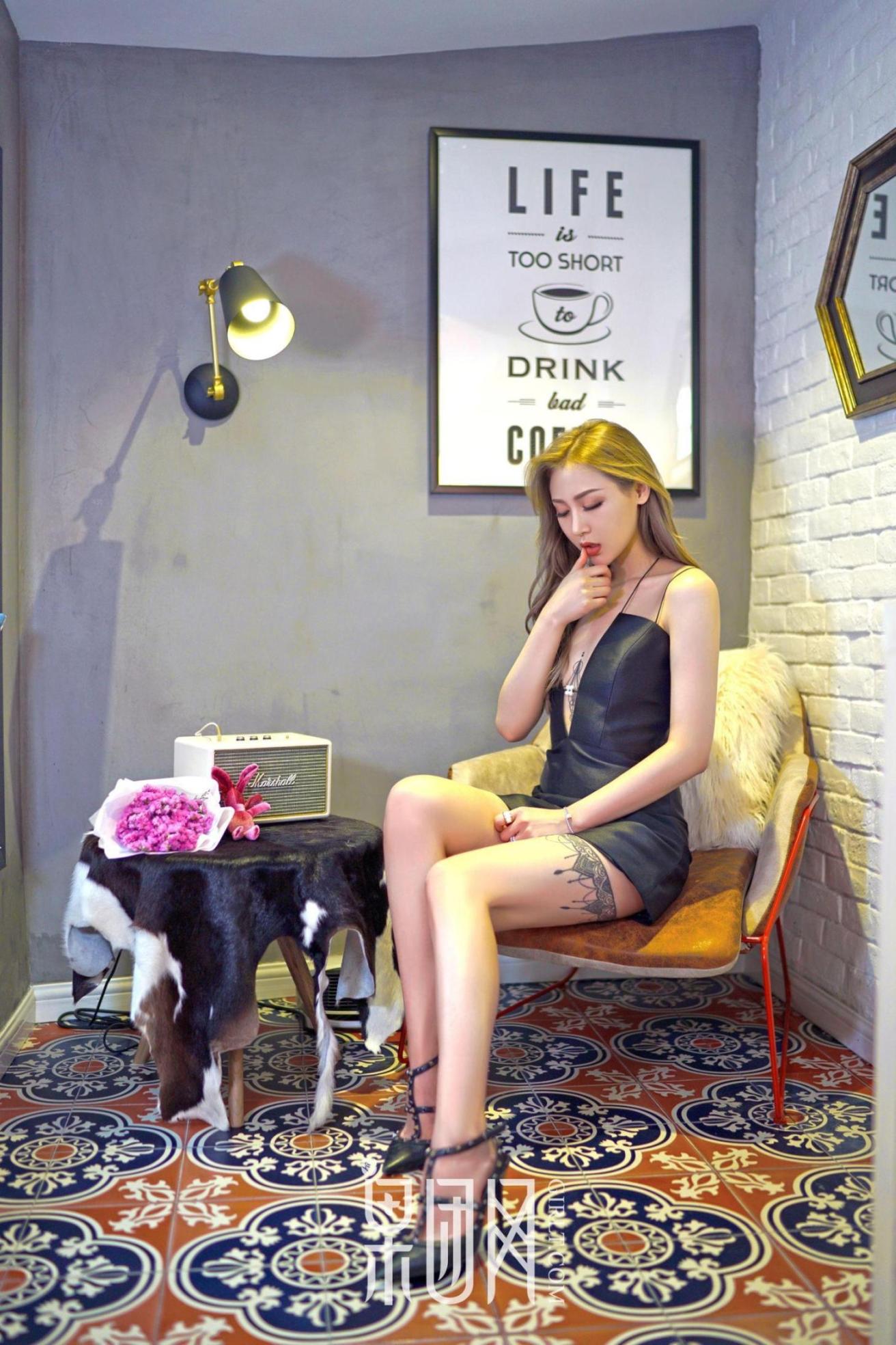 [嗲囡囡] 晗大大 国产卡戴珊！美谷女郎 运动大餐 高清手机美女壁纸
