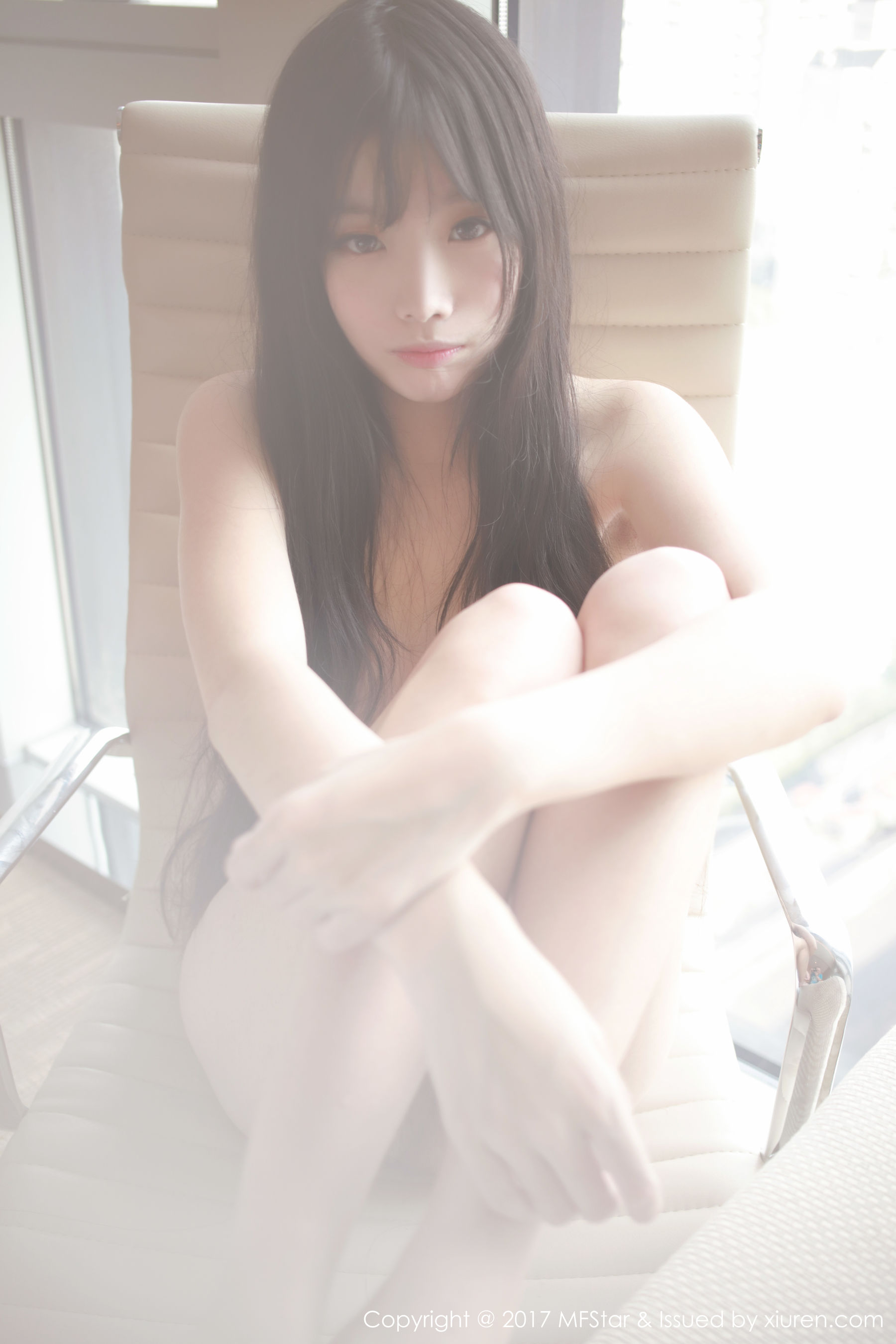 [网络美女] 网络美女 雪白肌肤的少女胴体 高清手机美女壁纸