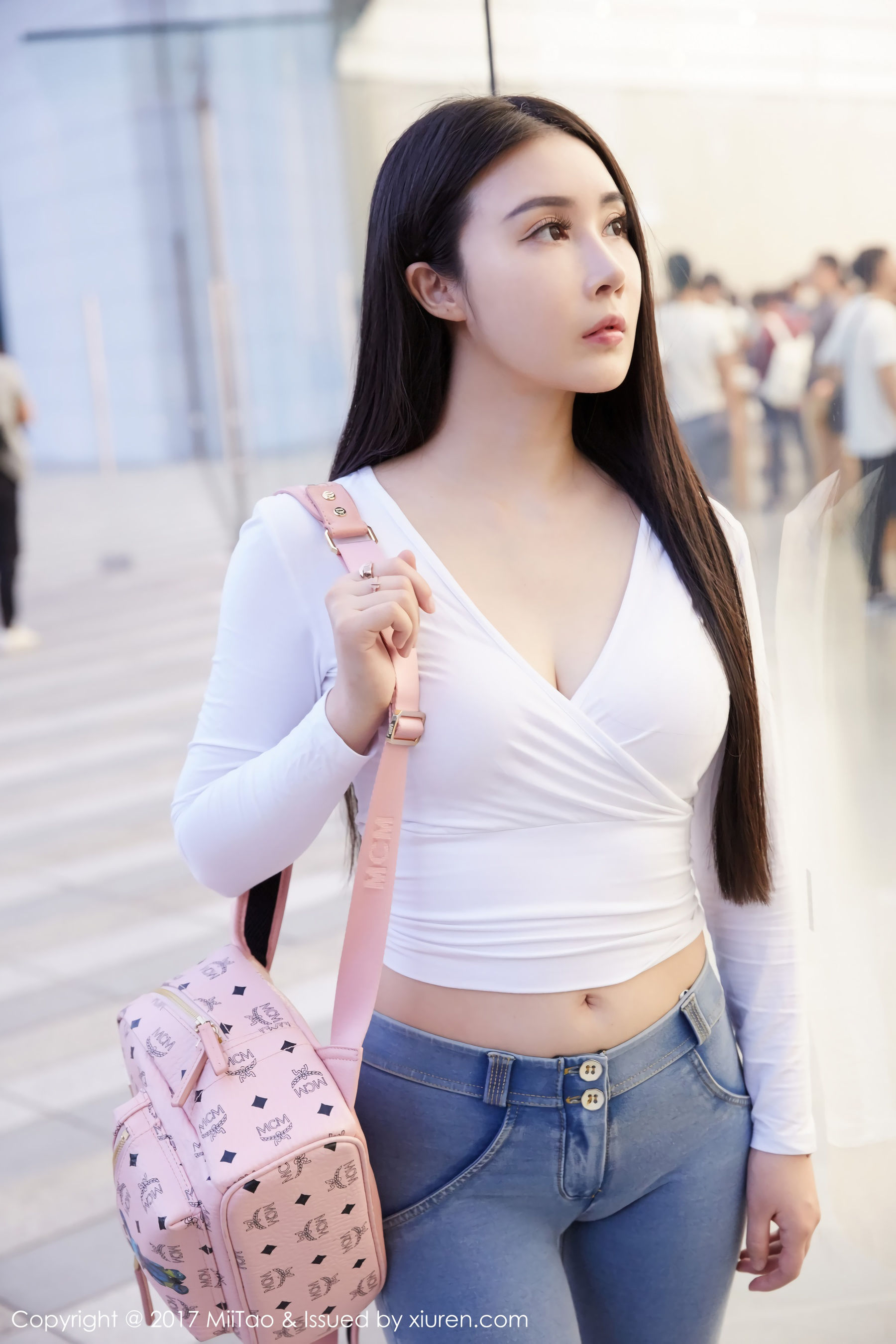 [蜜桃社] 陆萱萱 牛仔女神+街拍高清手机美女壁纸22P