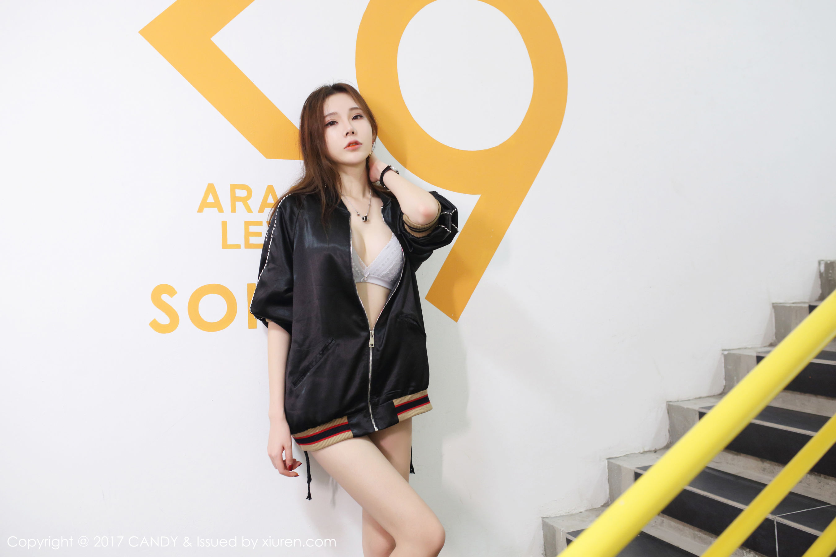 [嗲囡囡] 萌琪琪 运动装+白色比基尼 高清手机美女壁纸