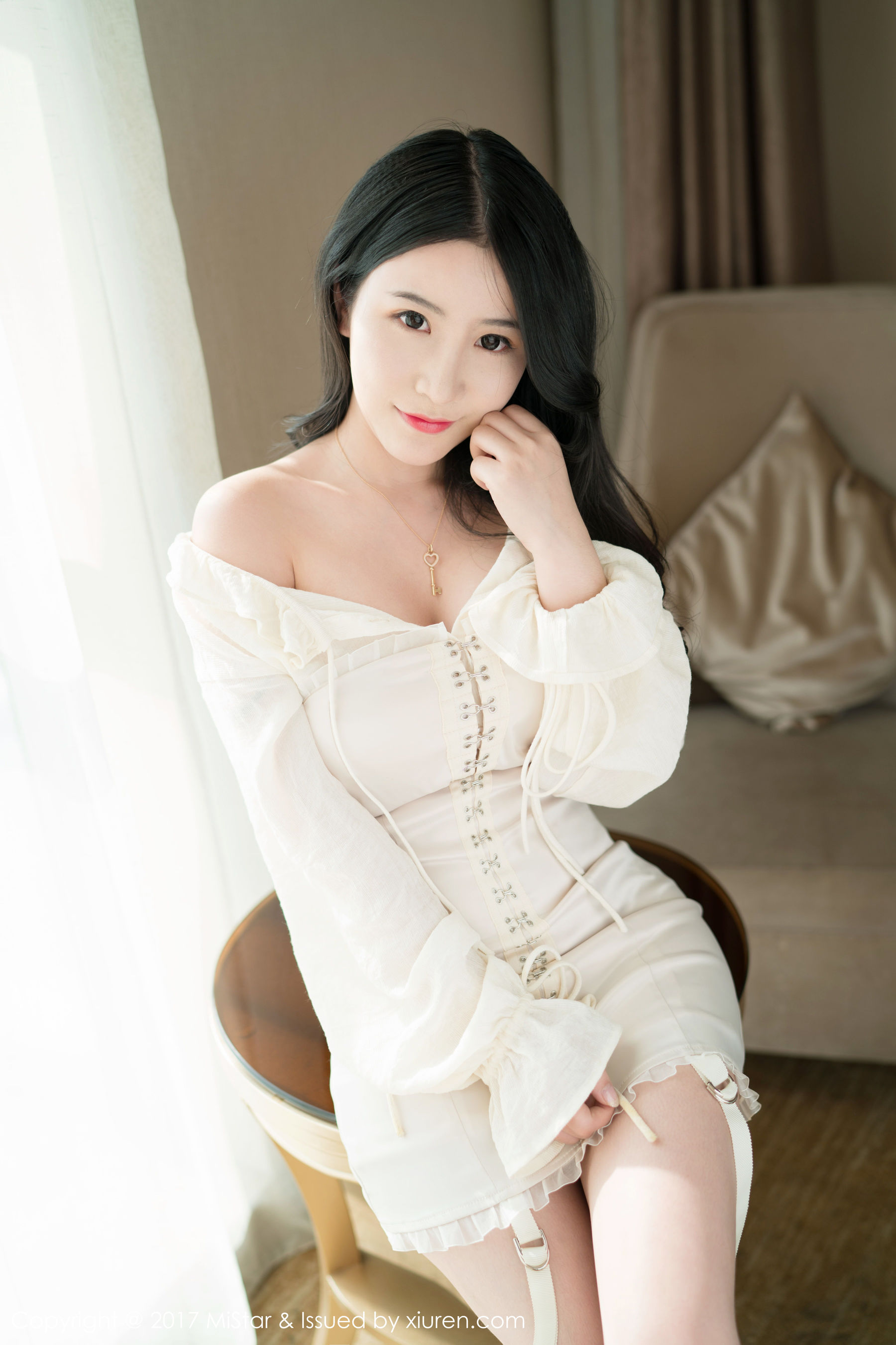 [蜜桃社] 绯月樱 百变性感的服饰 高清手机美女壁纸
