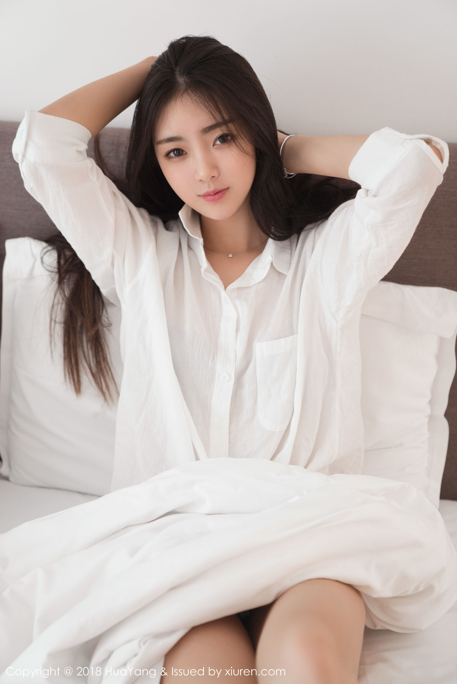 [推女神] 可乐Vicky 毛衣+白衬衫高清手机美女壁纸18P