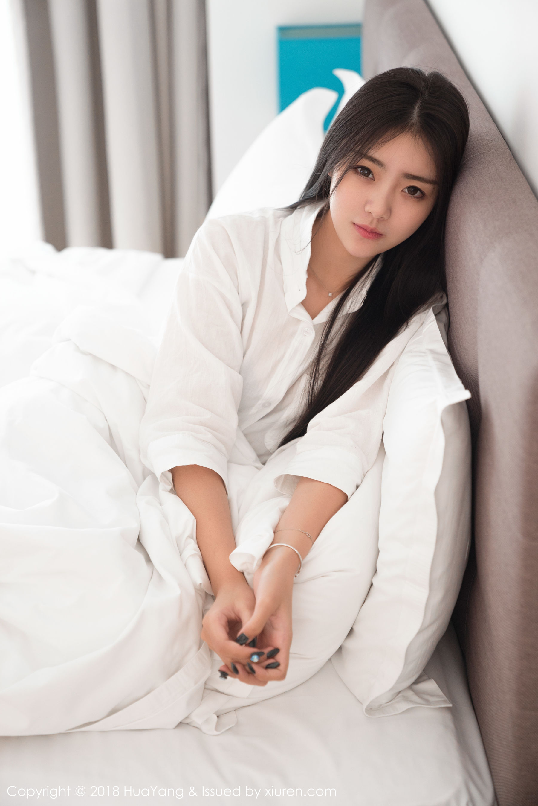 [推女神] 可乐Vicky 毛衣+白衬衫高清手机美女壁纸14P