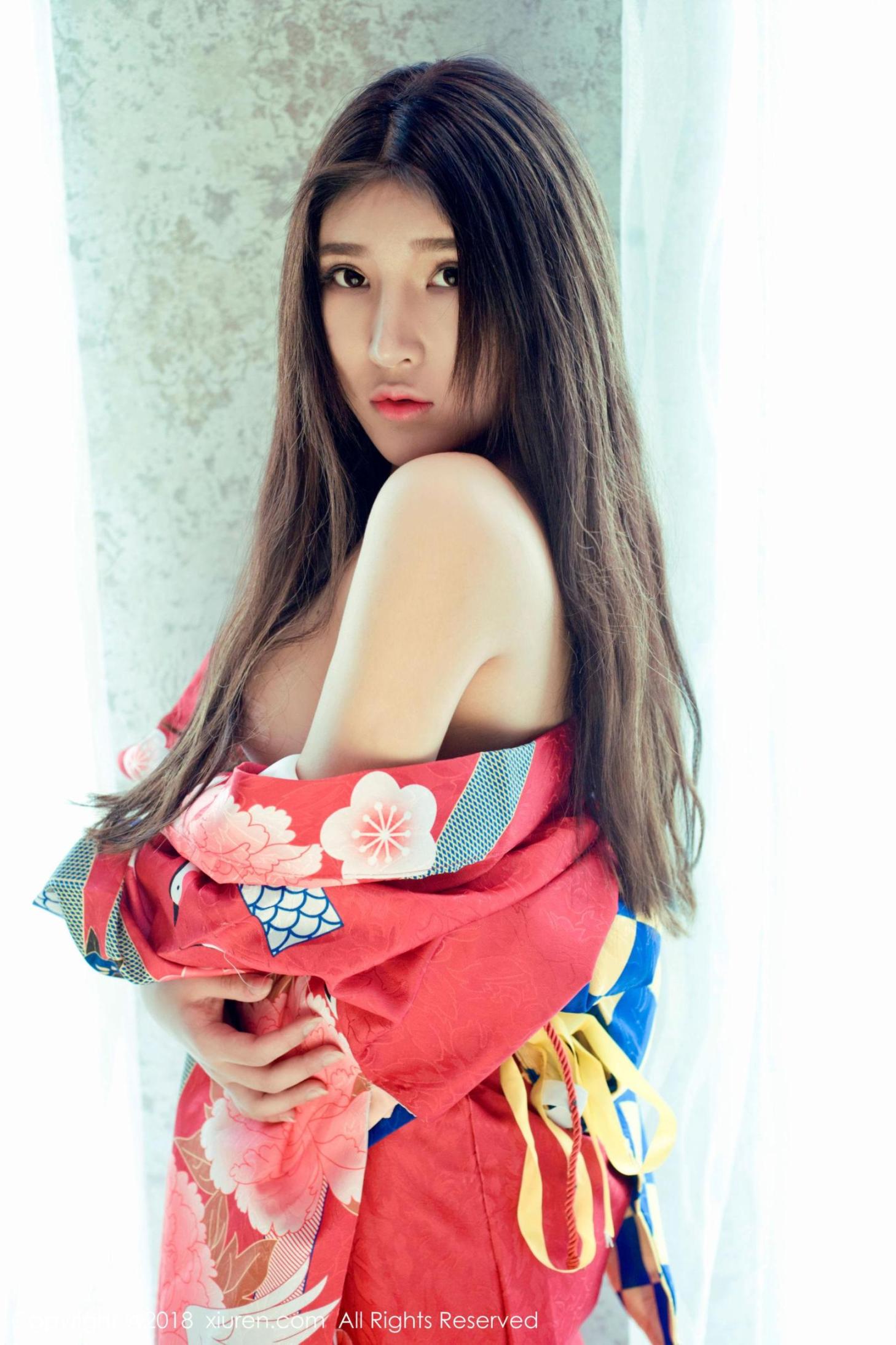 [秀人网] 当然是小熊呀 比基尼和日本花魁和服 高清手机美女壁纸