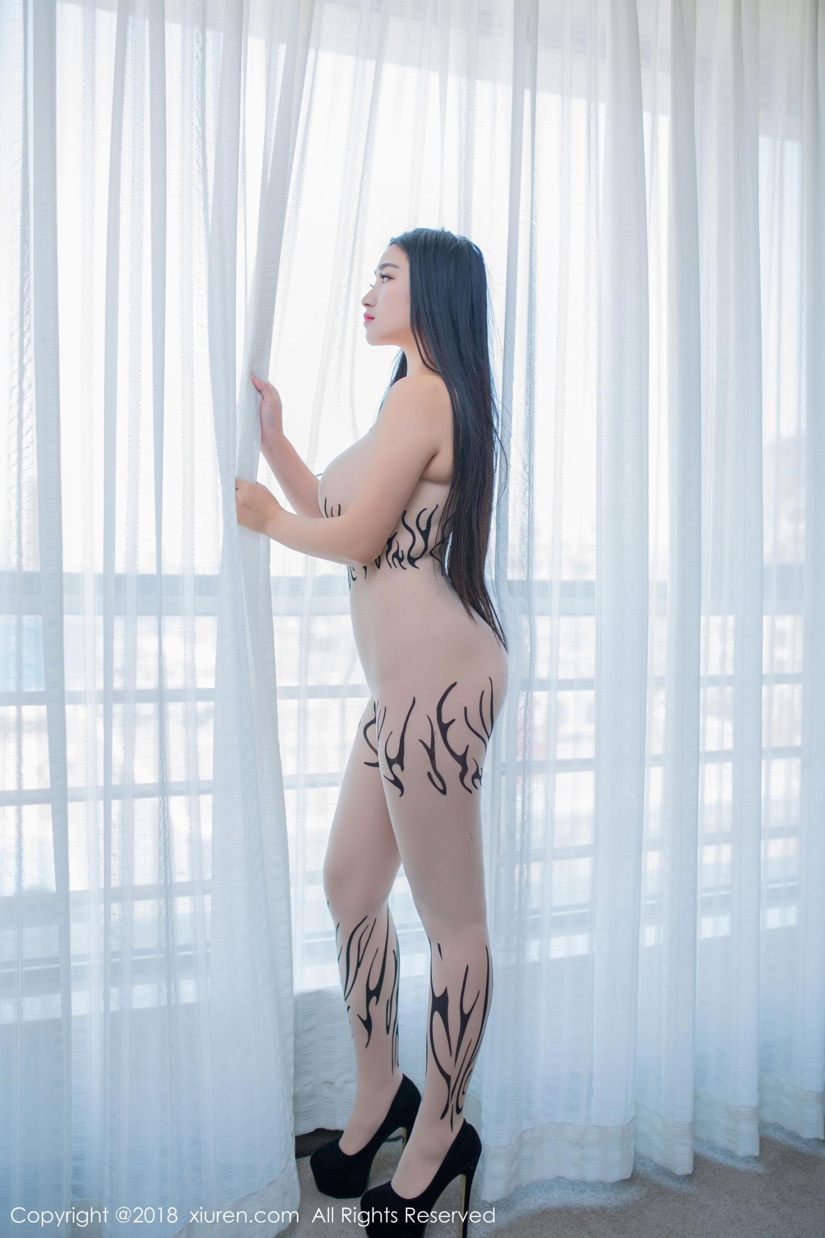 [秀人网] 龍籹cool 高峰肥谷极致福利 高清手机美女壁纸