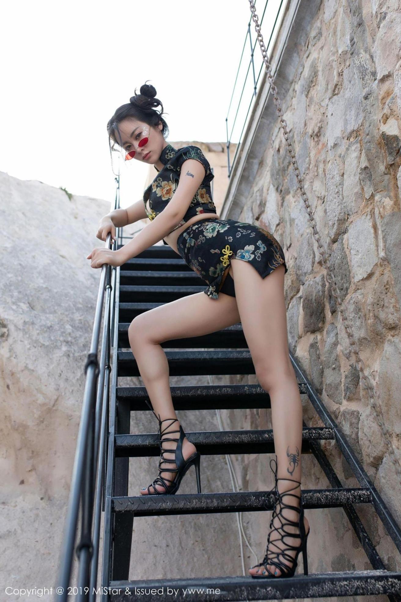 [尤果圈爱尤物] 穆菲菲 一位美丽不失性感绝代佳人 高清手机美女壁纸