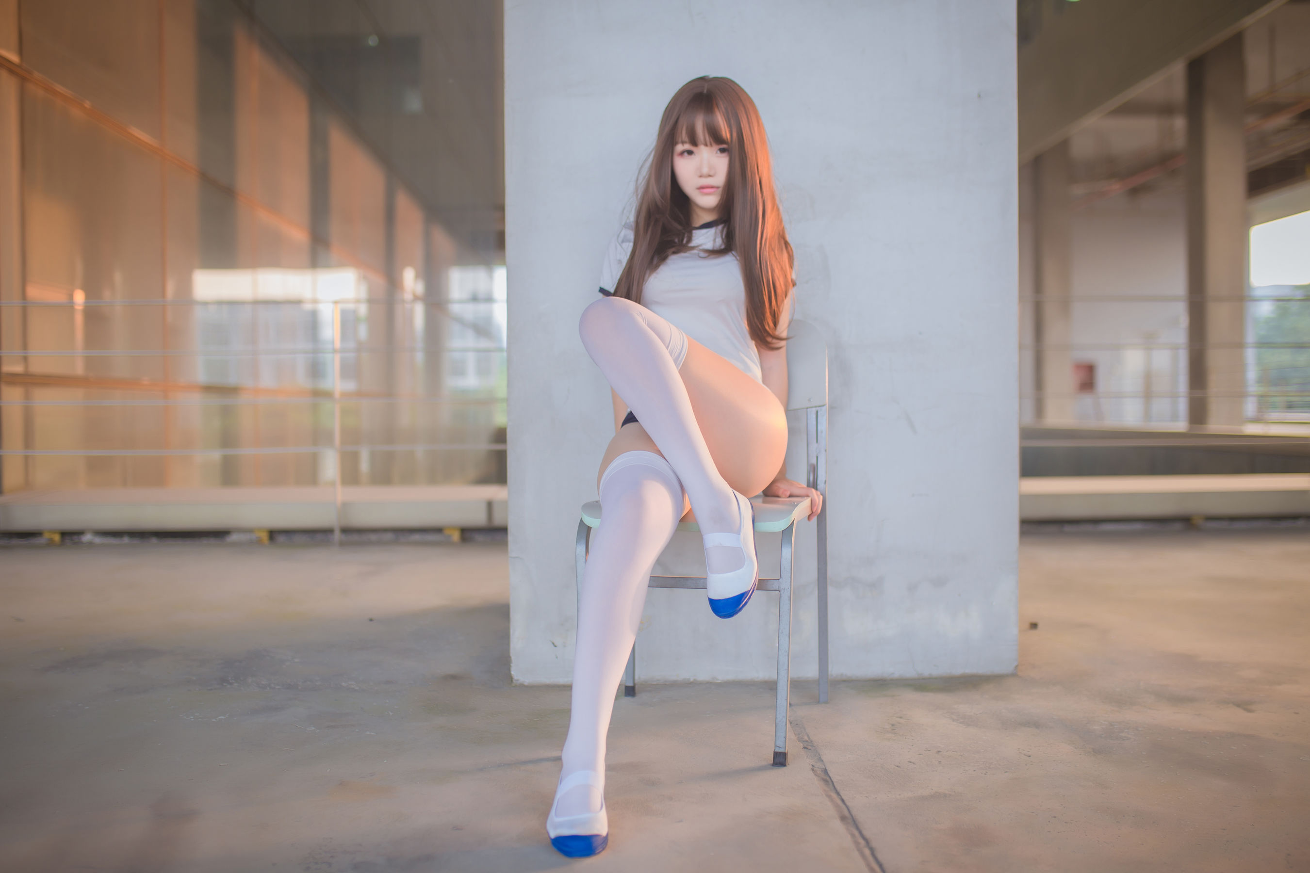 [网络美女] Yoko宅夏 白丝捆绑 高清手机美女壁纸