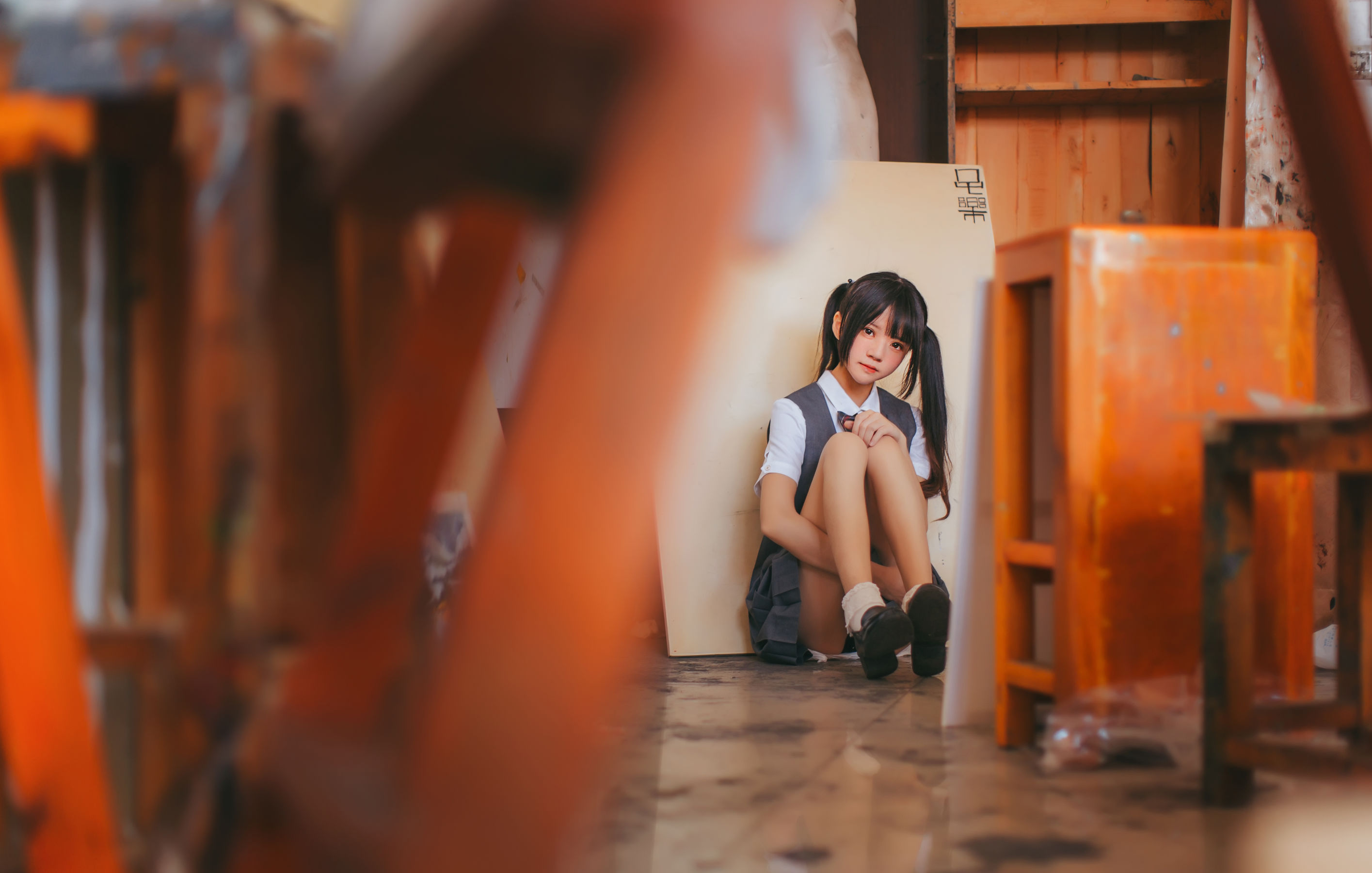 [网络美女] 桜桃喵 画室少女高清手机美女壁纸11P