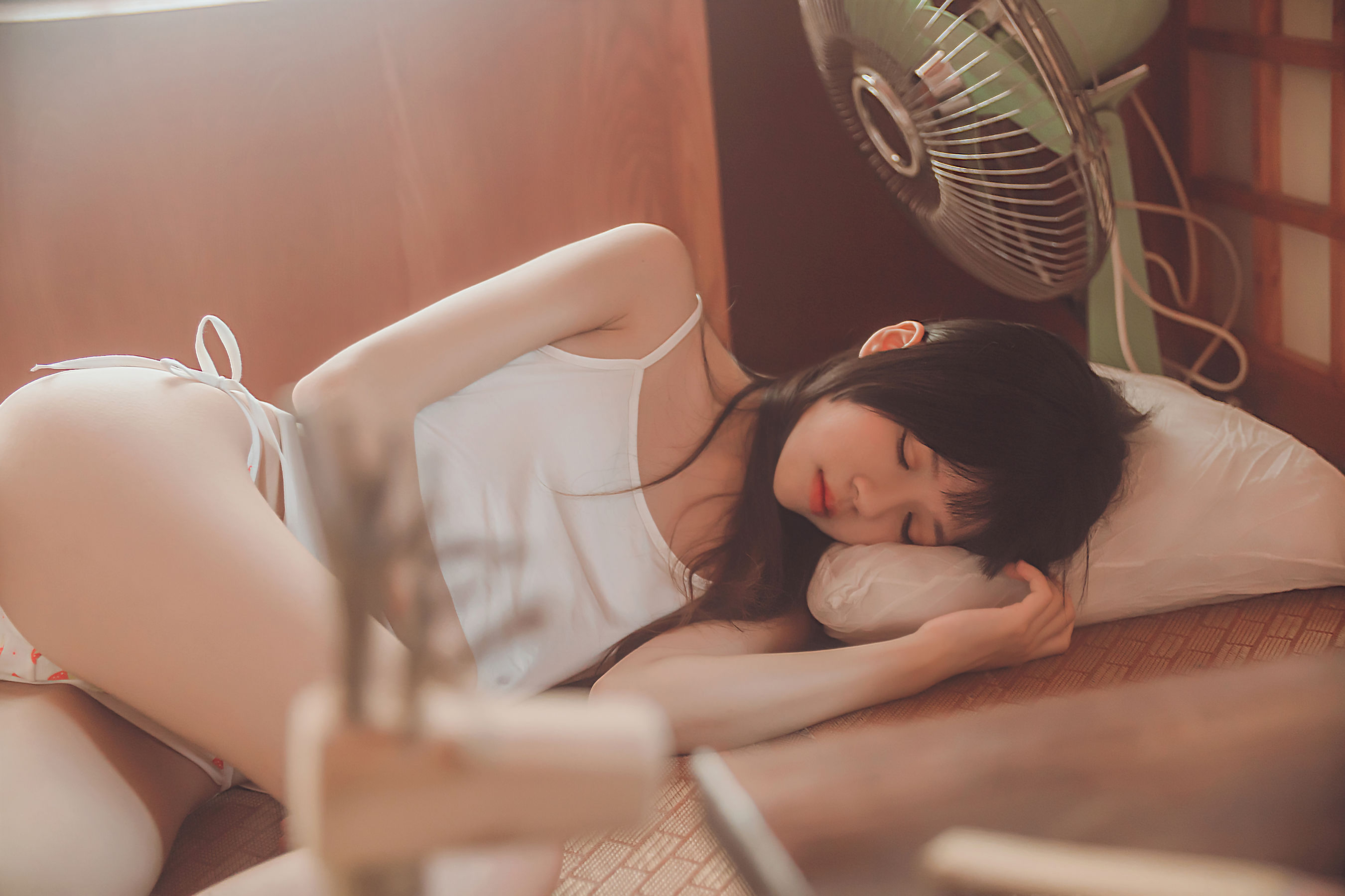 [网络美女] 桜桃喵 小背心换水手服 高清写真套图