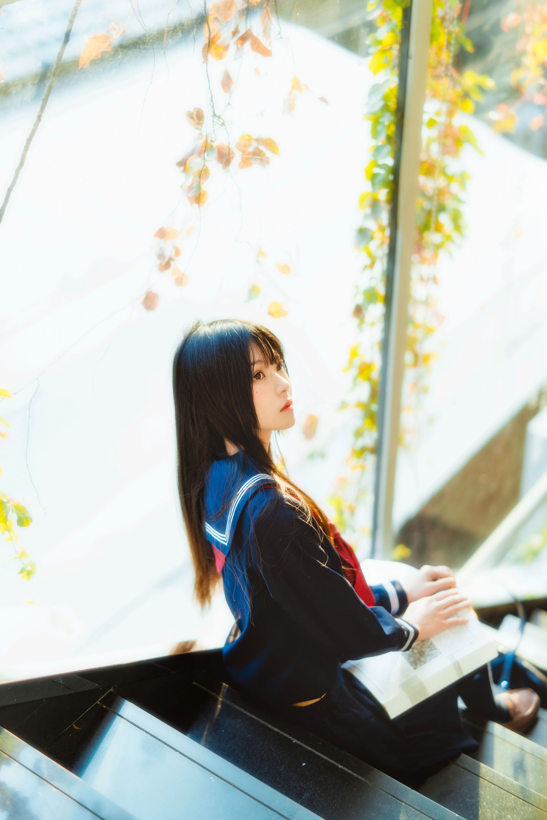 [网络美女] 桜桃喵 (小少女)黑色水手服高清手机美女壁纸11P