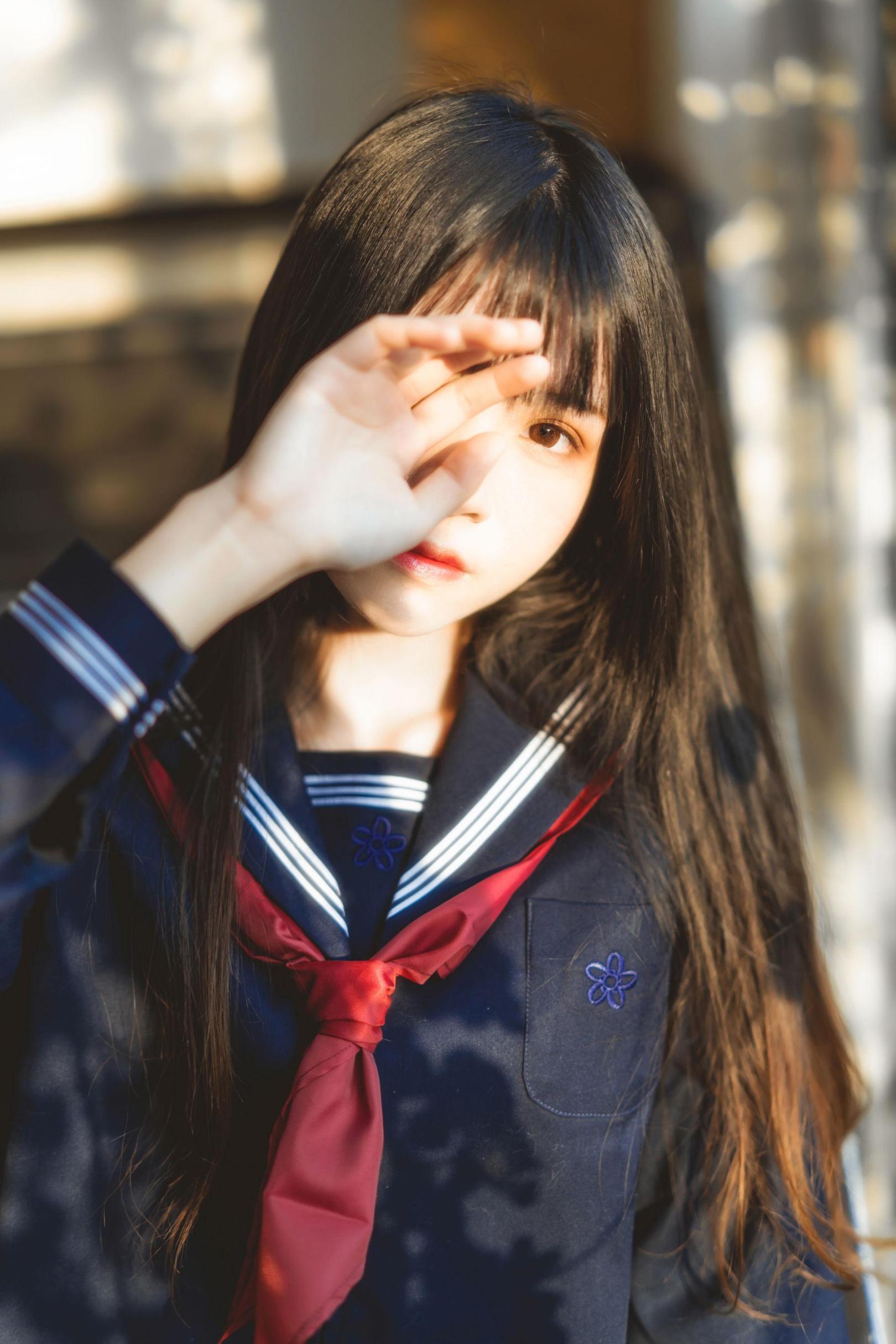 [网络美女] 桜桃喵 (小少女)黑色水手服高清手机美女壁纸3P