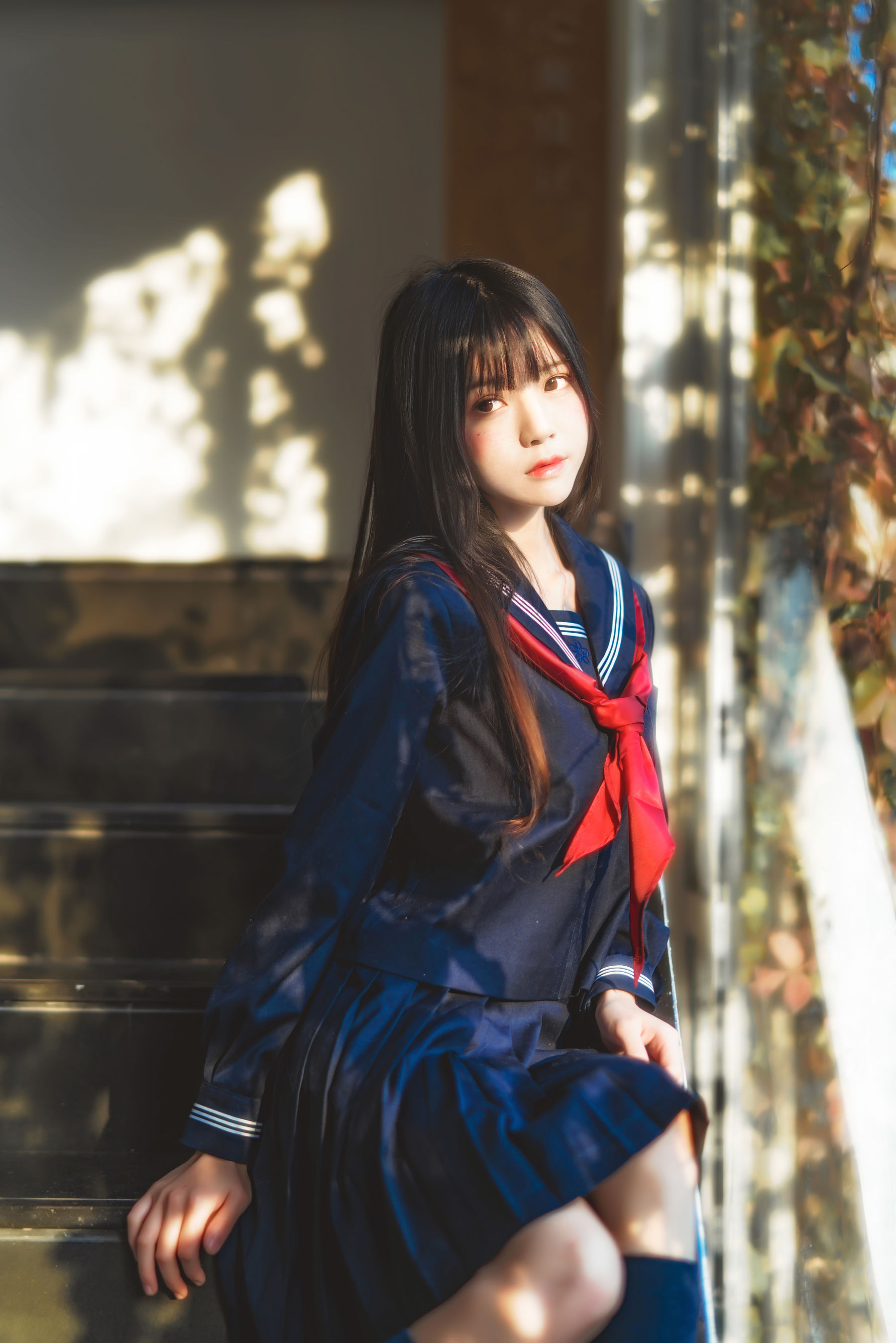 [网络美女] 桜桃喵 (小少女)黑色水手服高清手机美女壁纸4P